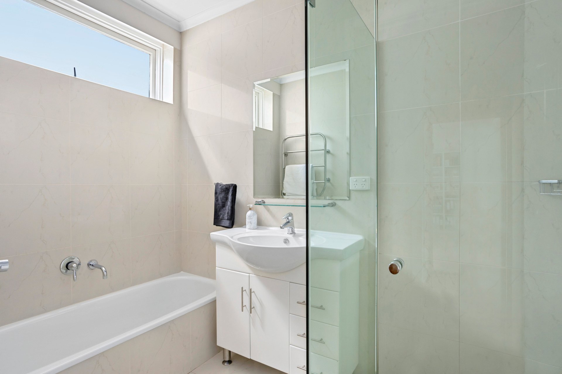 Property Gallery Thumbnail 8