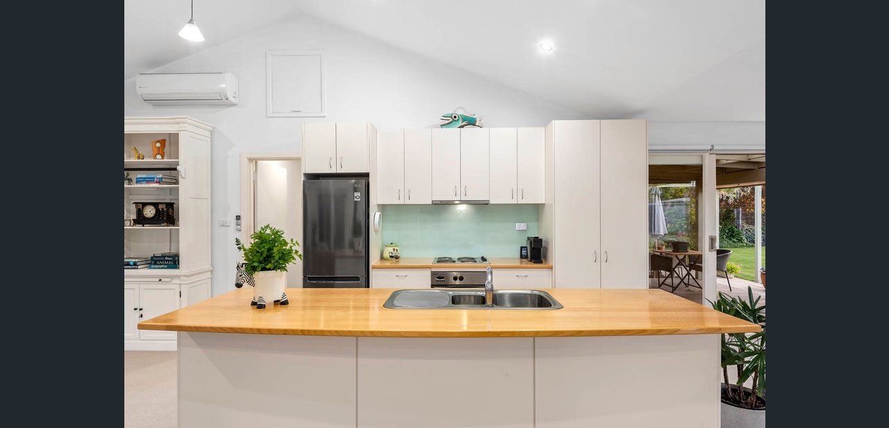 Property Gallery Thumbnail 3