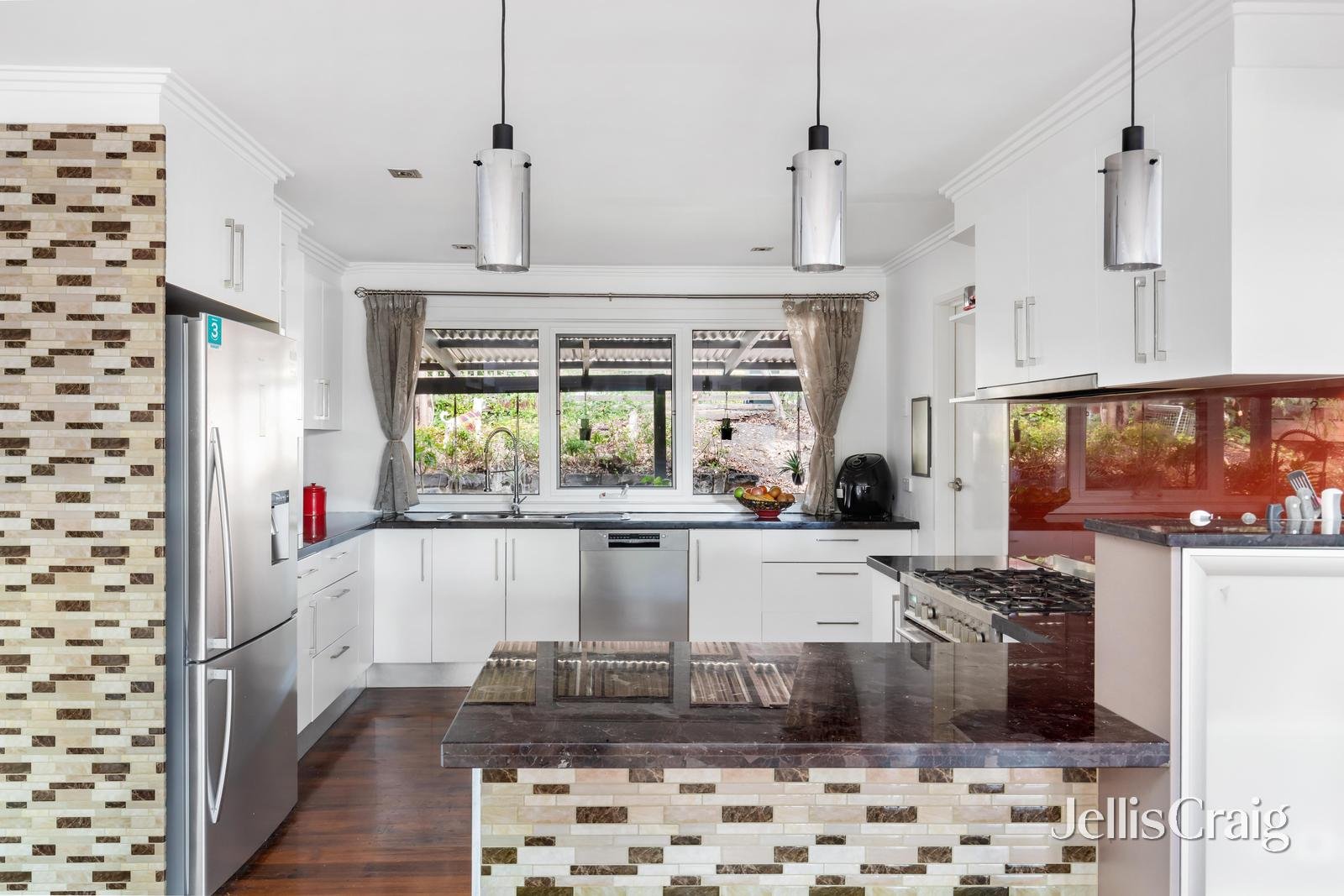 62 Bambara Road, Hurstbridge image 4