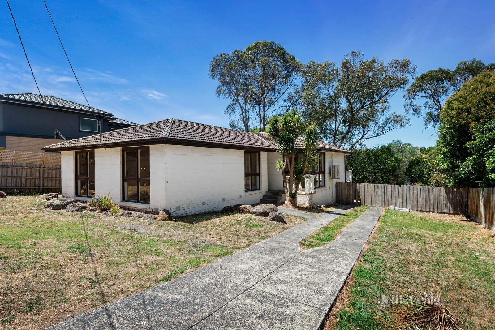 62 Blackburn Road, Doncaster East image 4