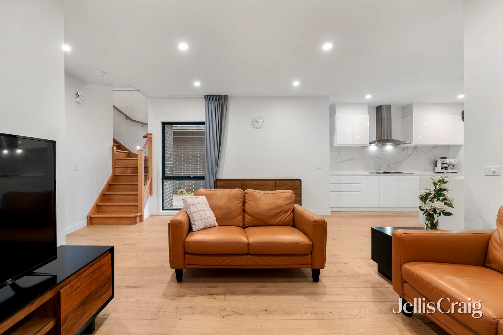 6/2 Delmore Crescent, Glen&nbsp;Waverley image 2