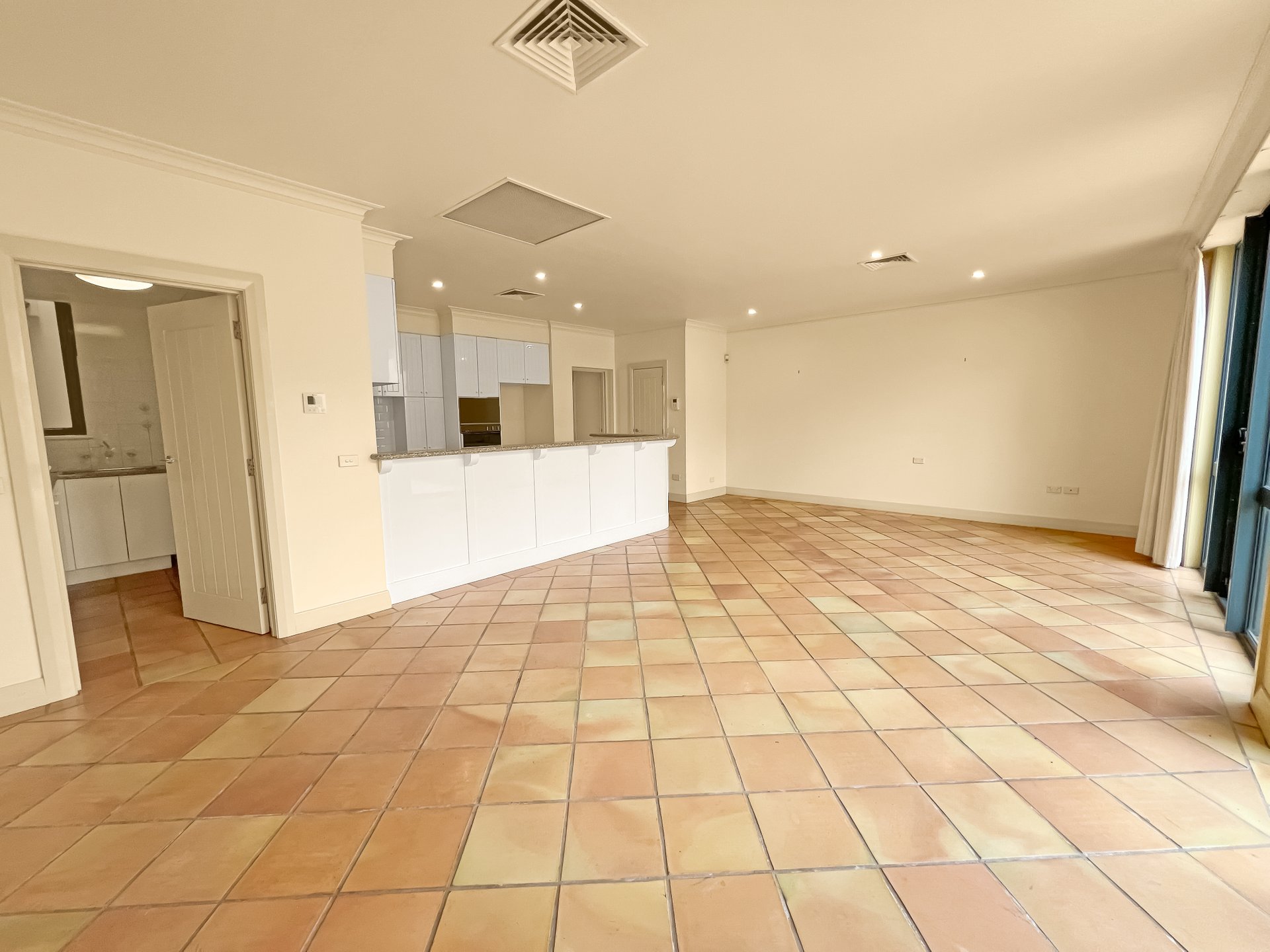 62 Eastern Beach Road, Geelong image 7