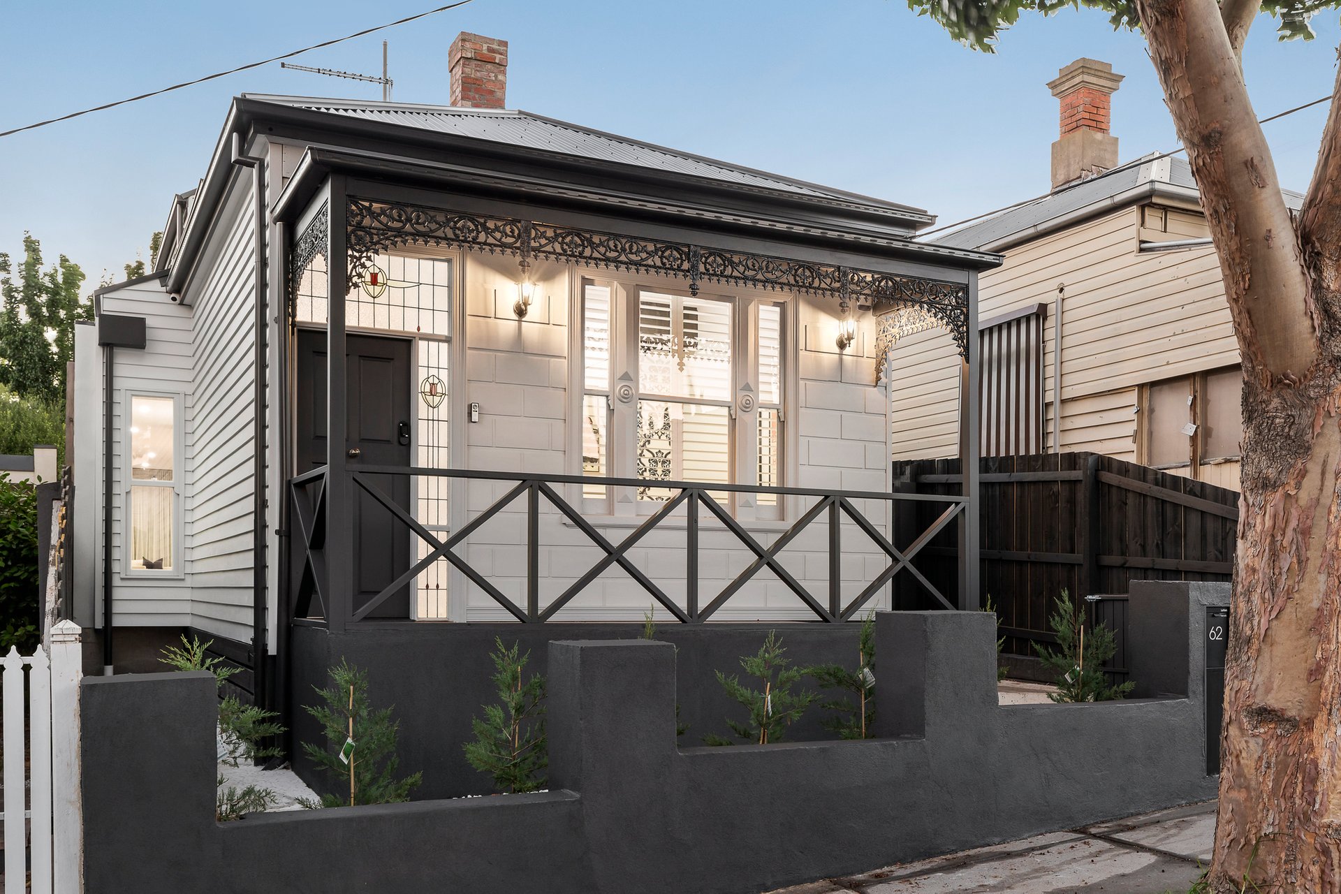 62 Eglinton Street