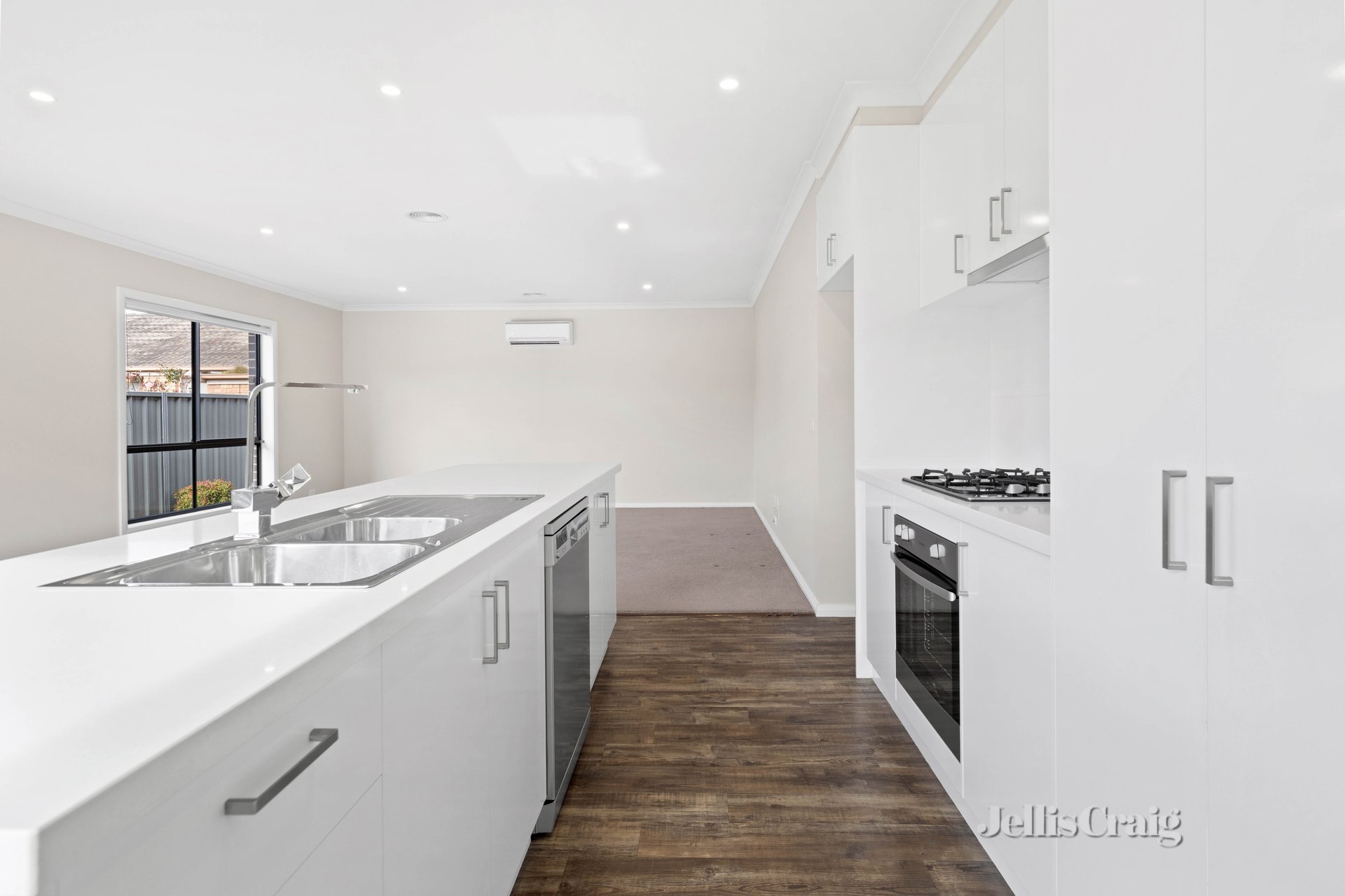 62 Elaine Avenue, Alfredton image 2