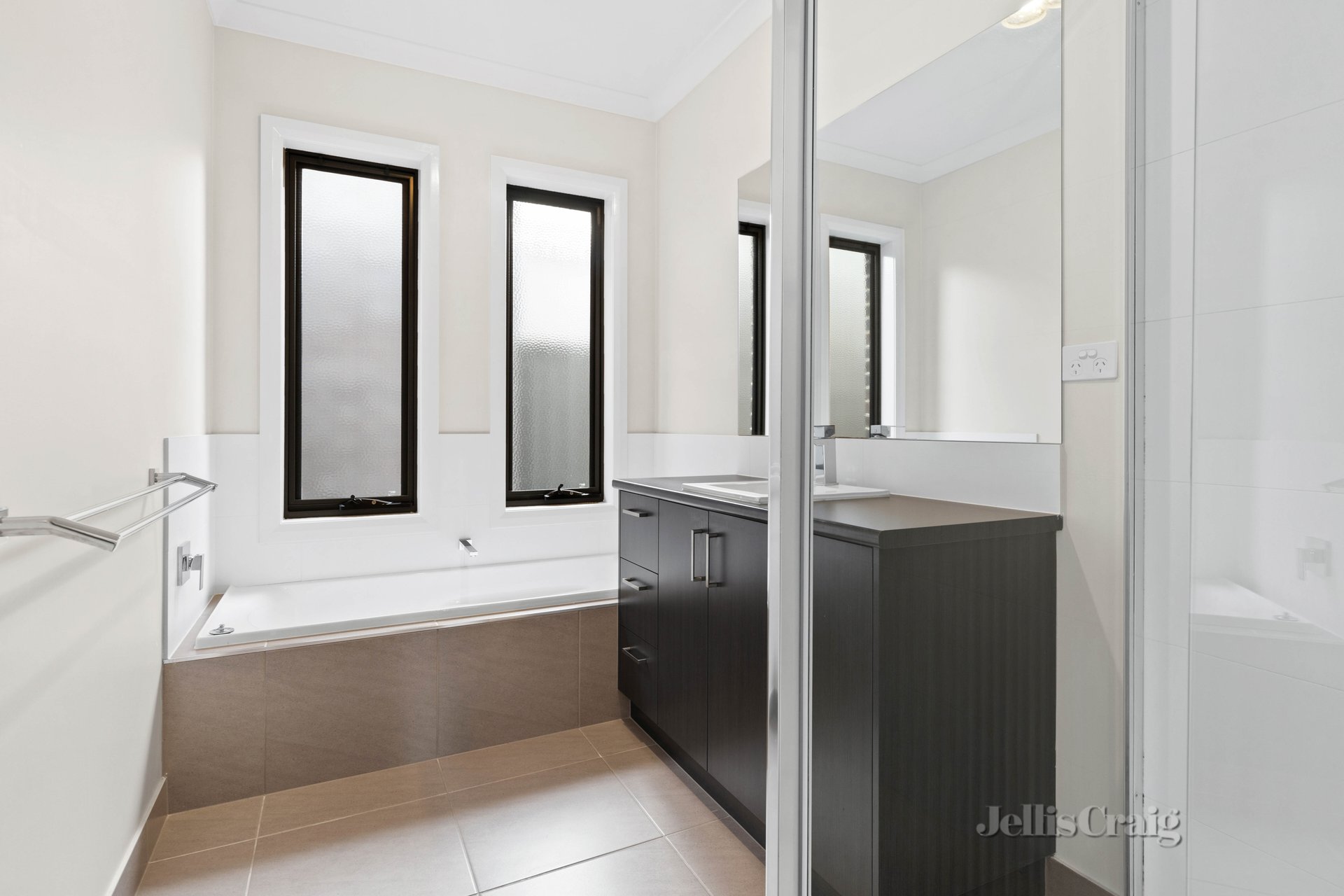 62 Elaine Avenue, Alfredton image 7
