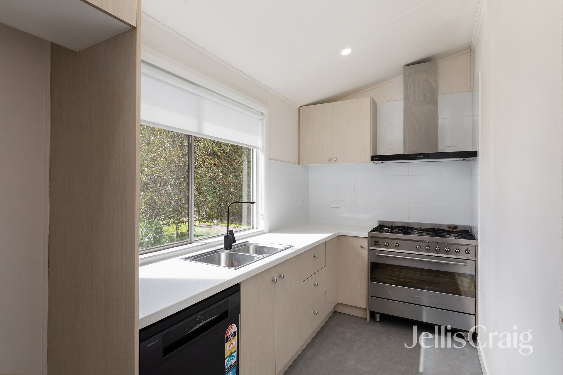 62 Green Street, Ivanhoe image 2