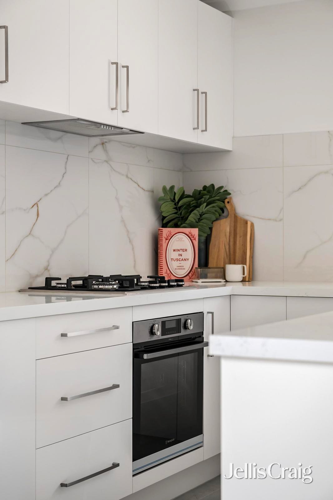 62 Greenslopes Drive, Mooroolbark image 4