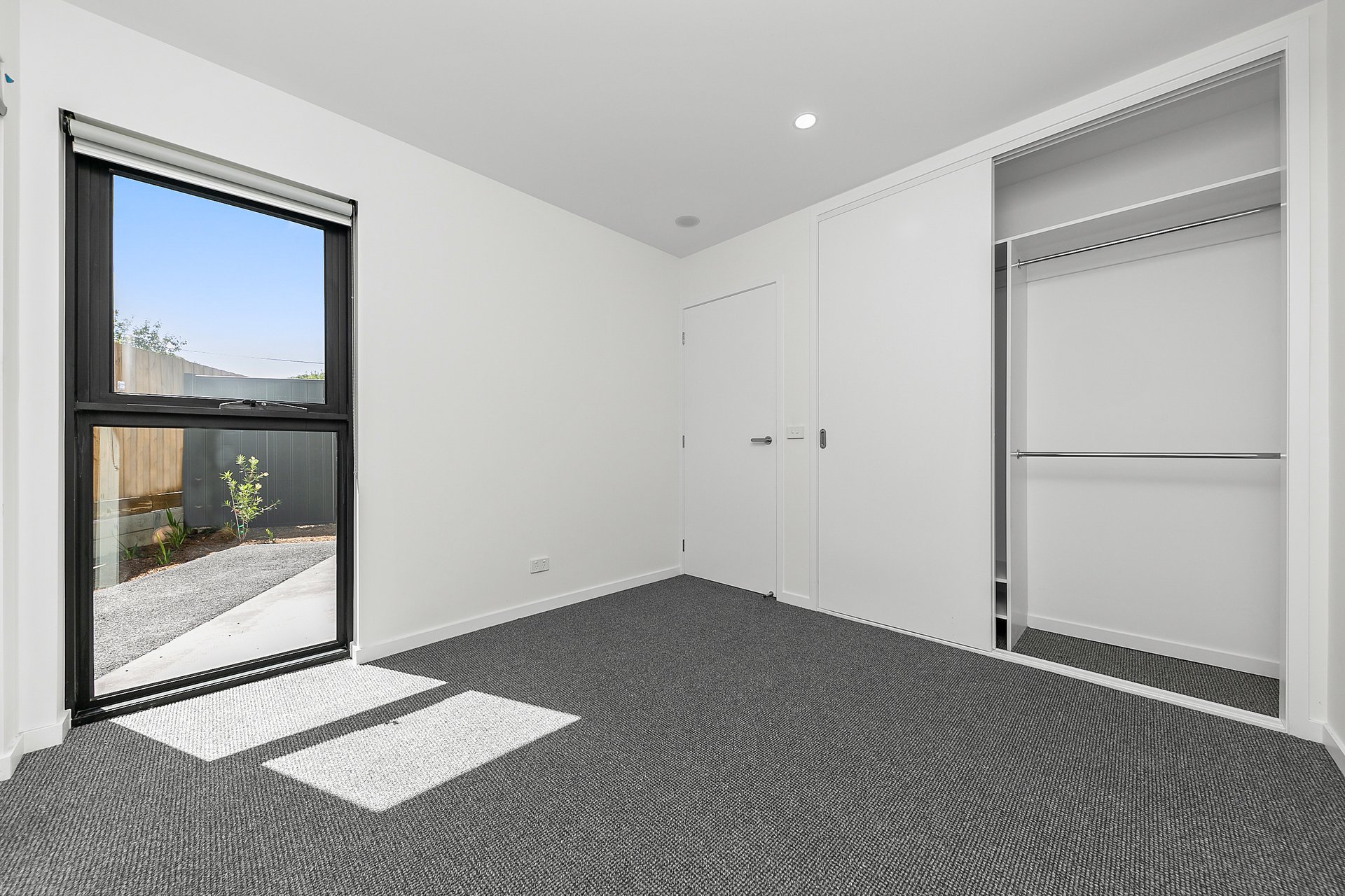 6/2 Howard Court, Clayton image 6
