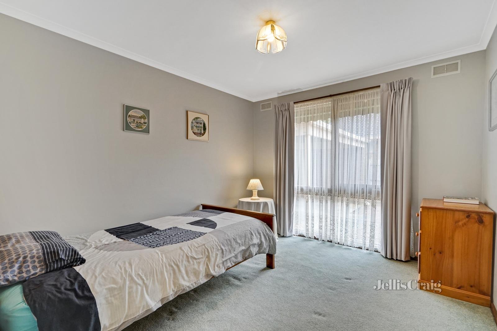 62 King Arthur Drive, Glen Waverley image 9