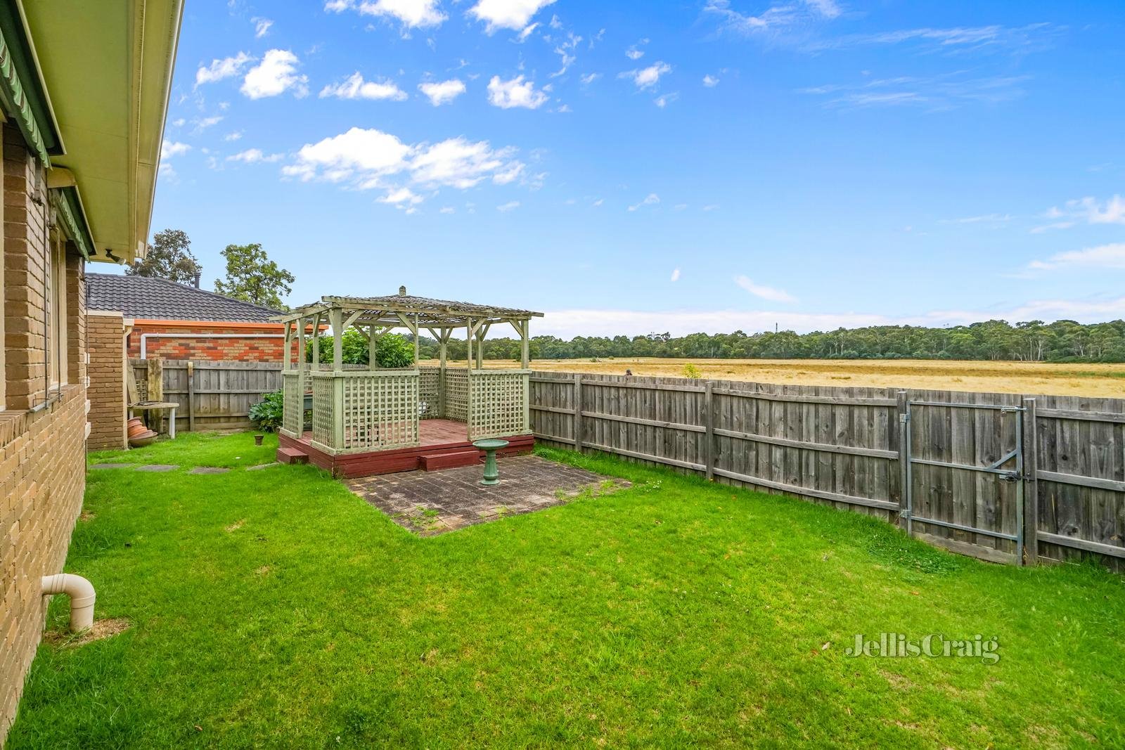 62 King Arthur Drive, Glen Waverley image 11