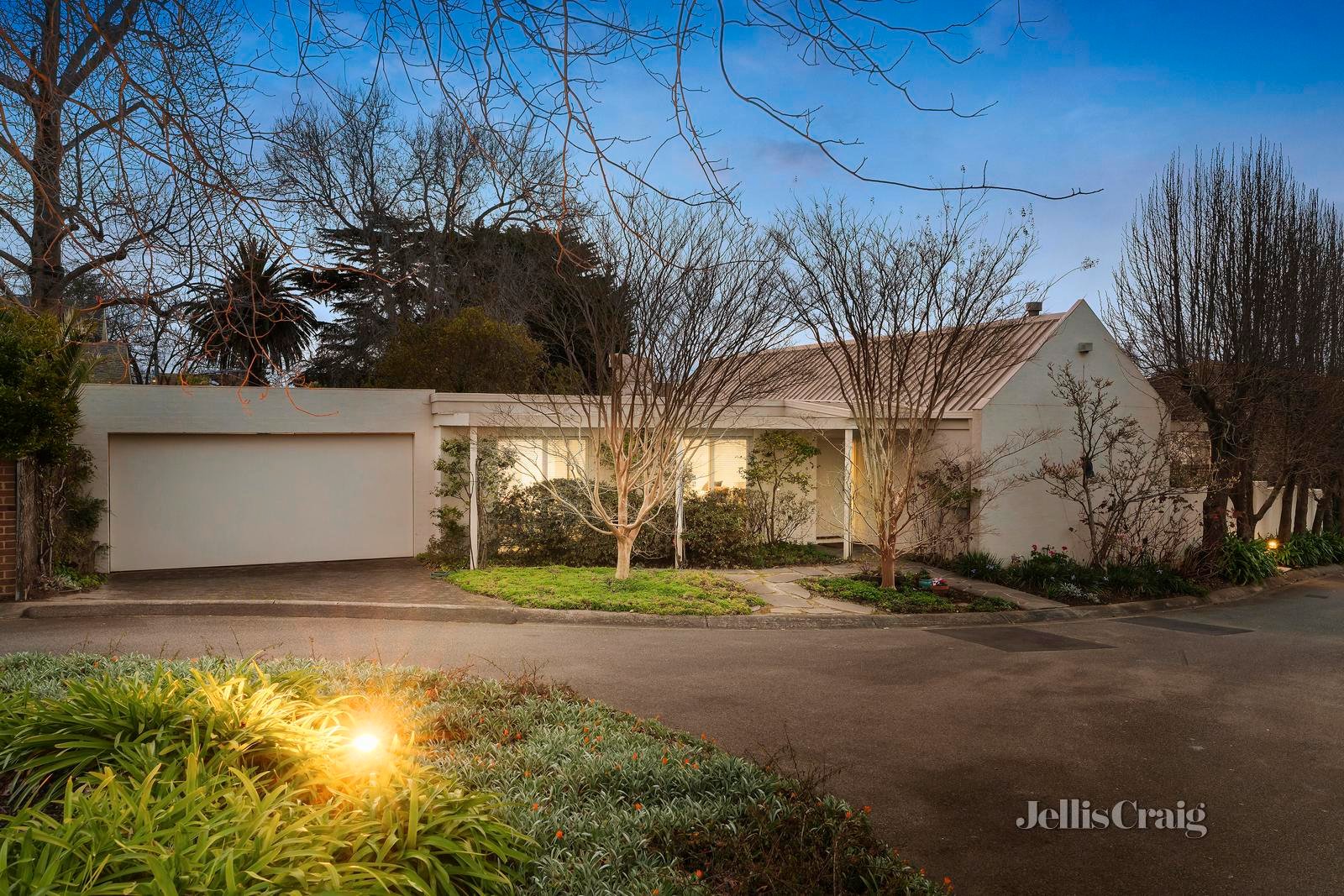 6/2 Knutsford Street, Balwyn image 2