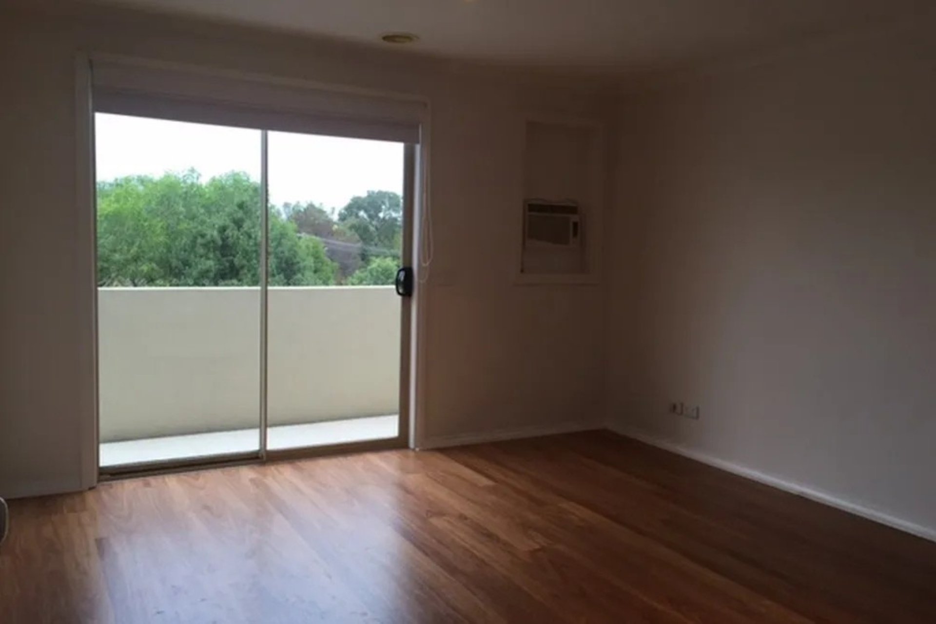 6/2 Pine Road, Bayswater image 7