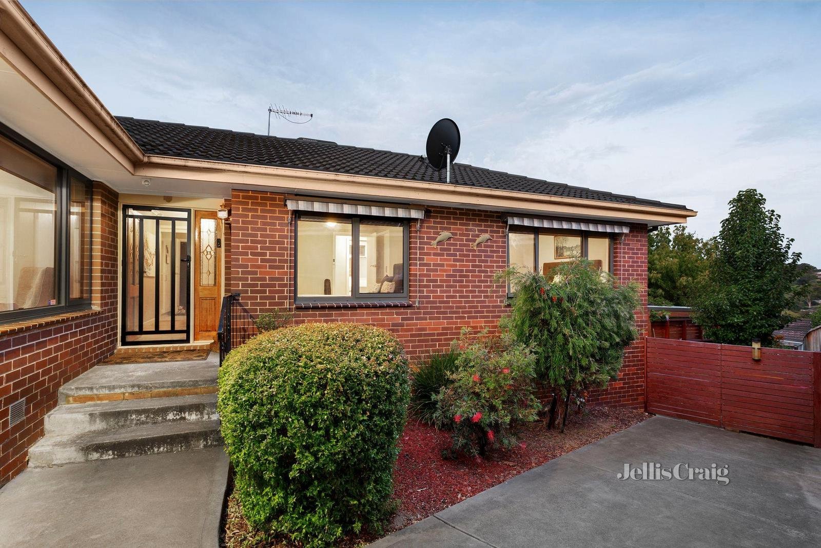 62 Pinehills Drive, Greensborough image 2