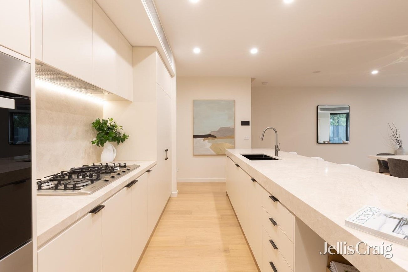 6/2 Ruda Street, Doncaster image 5