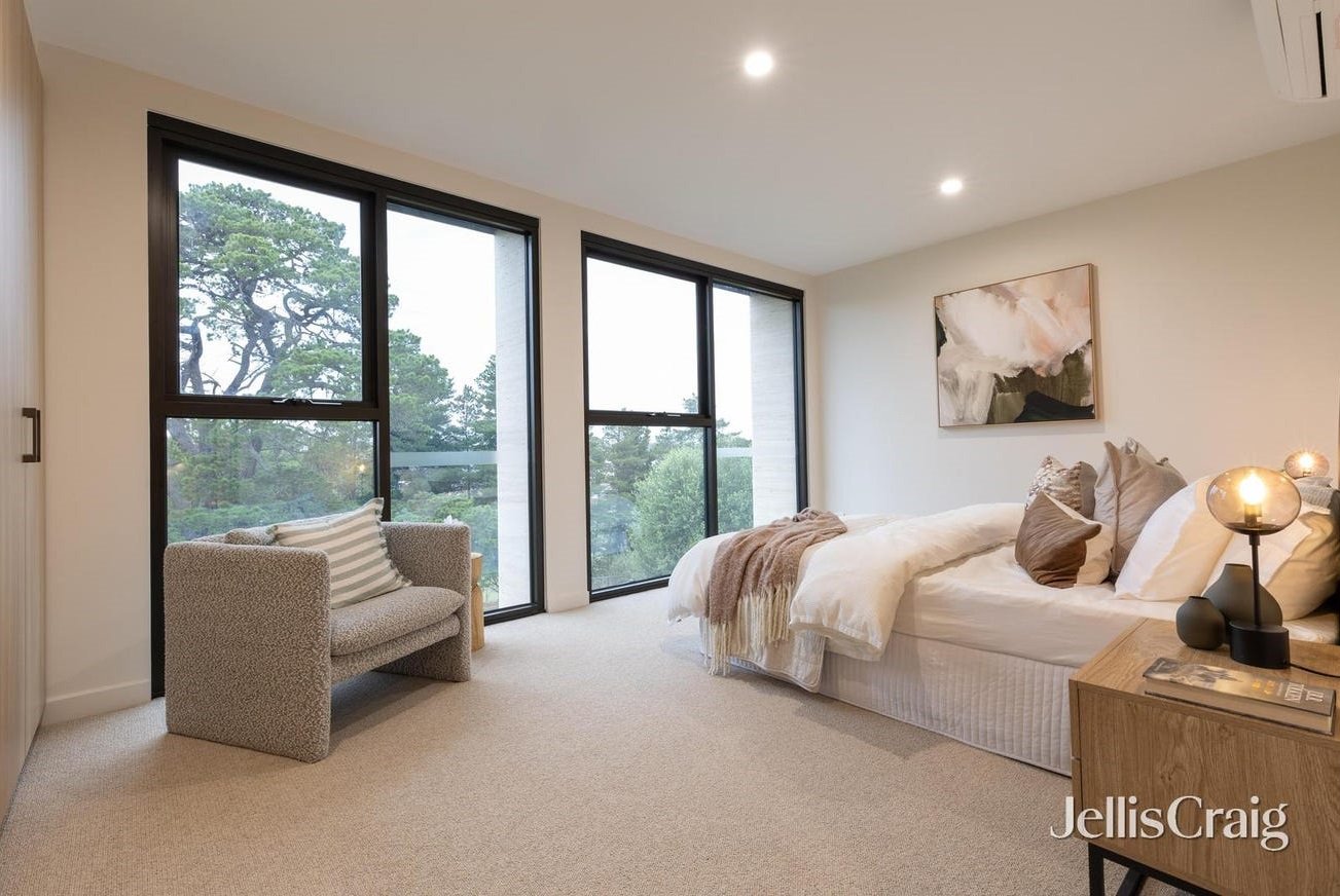 6/2 Ruda Street, Doncaster image 10