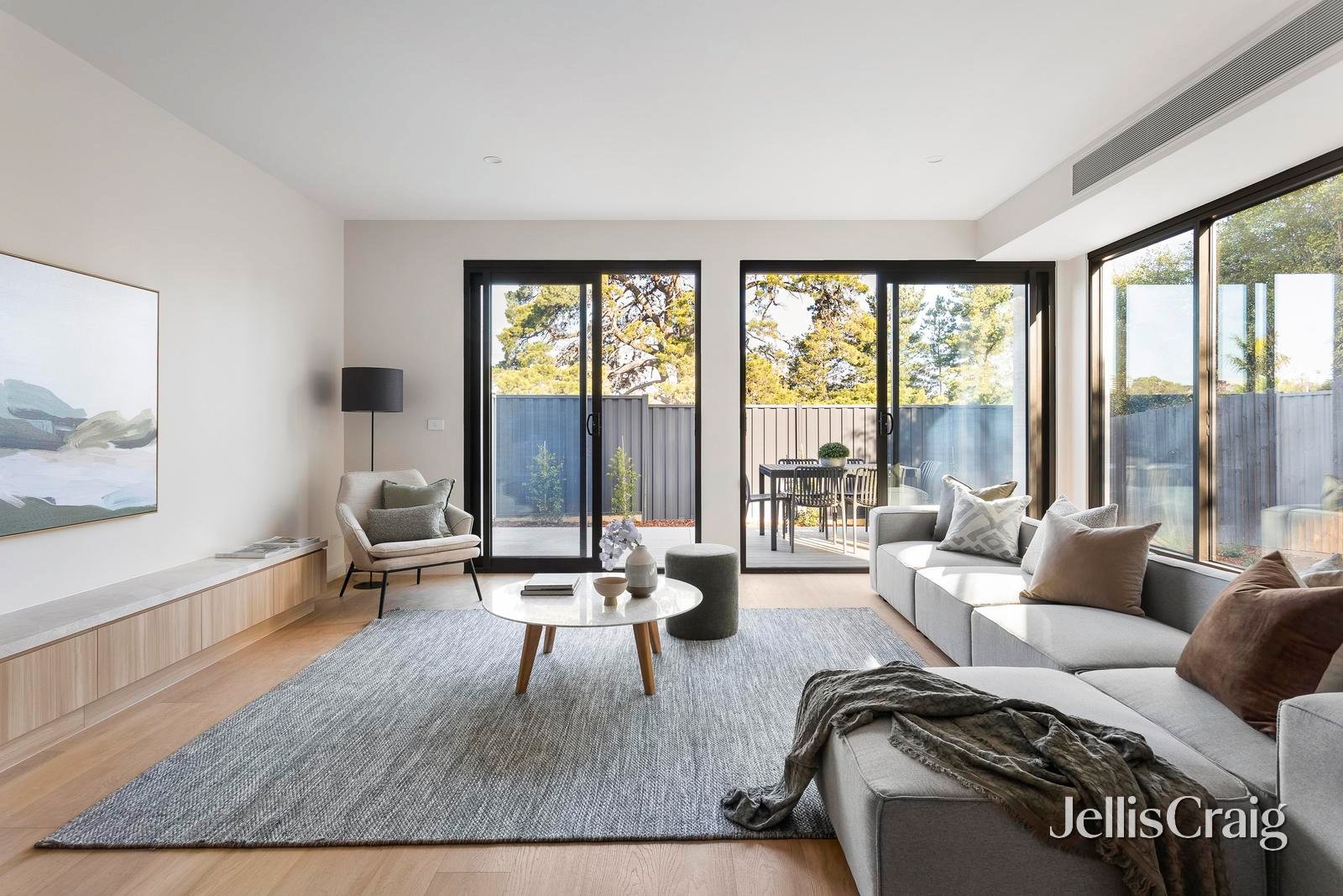 6/2 Ruda Street, Doncaster image 2