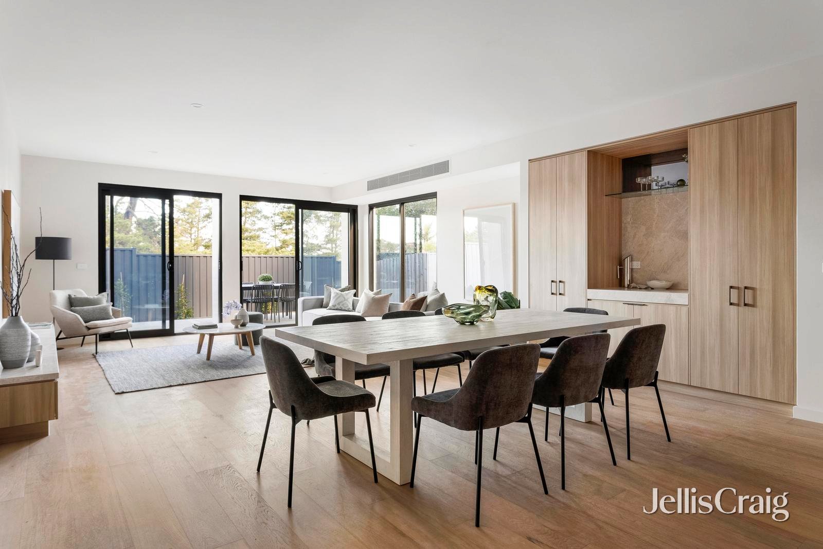 6/2 Ruda Street, Doncaster image 3