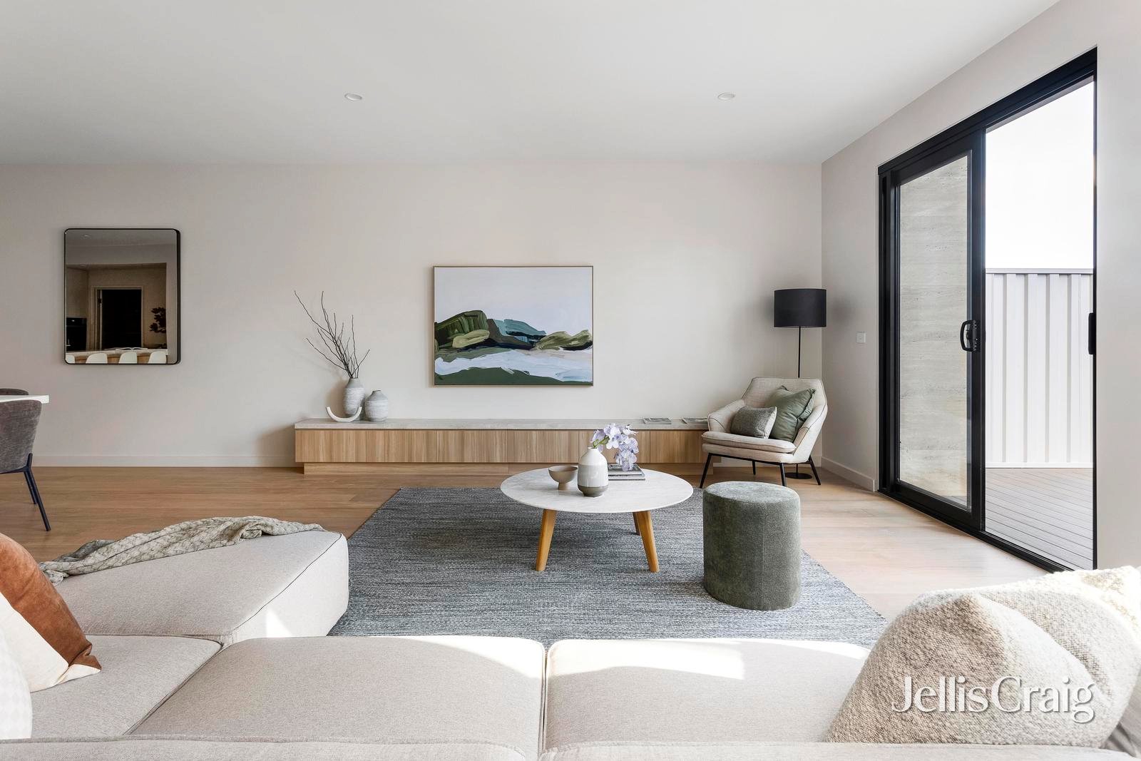 6/2 Ruda Street, Doncaster image 5