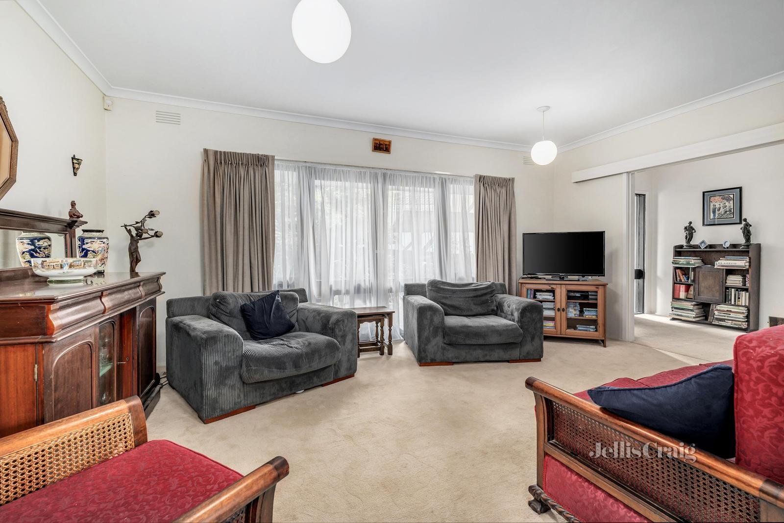 62 Westlands Road, Glen Waverley image 2