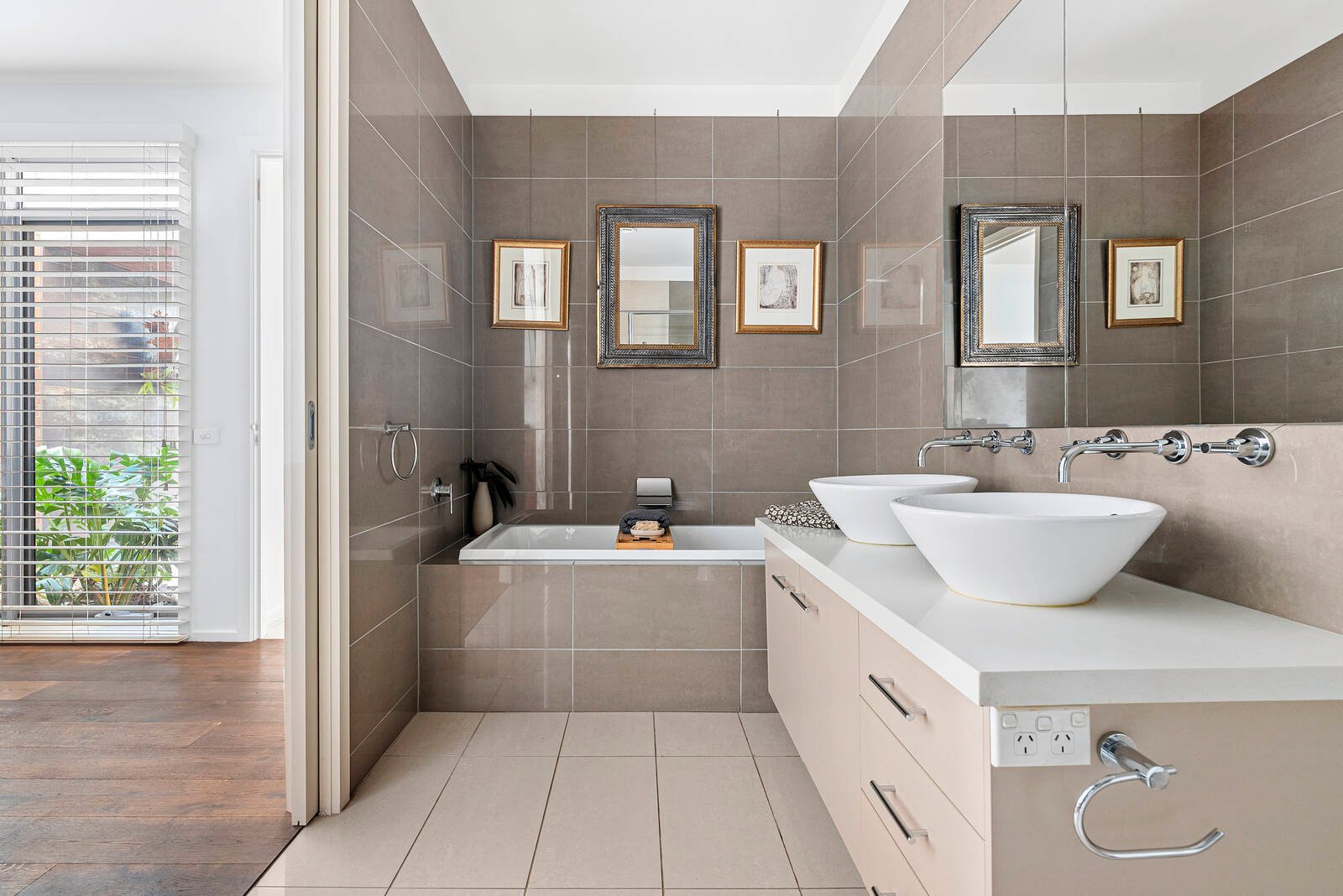Property Gallery Thumbnail 6