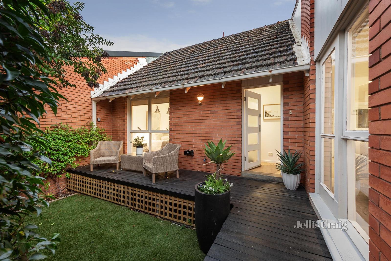 6/20 Lysterville Avenue, Malvern image 1