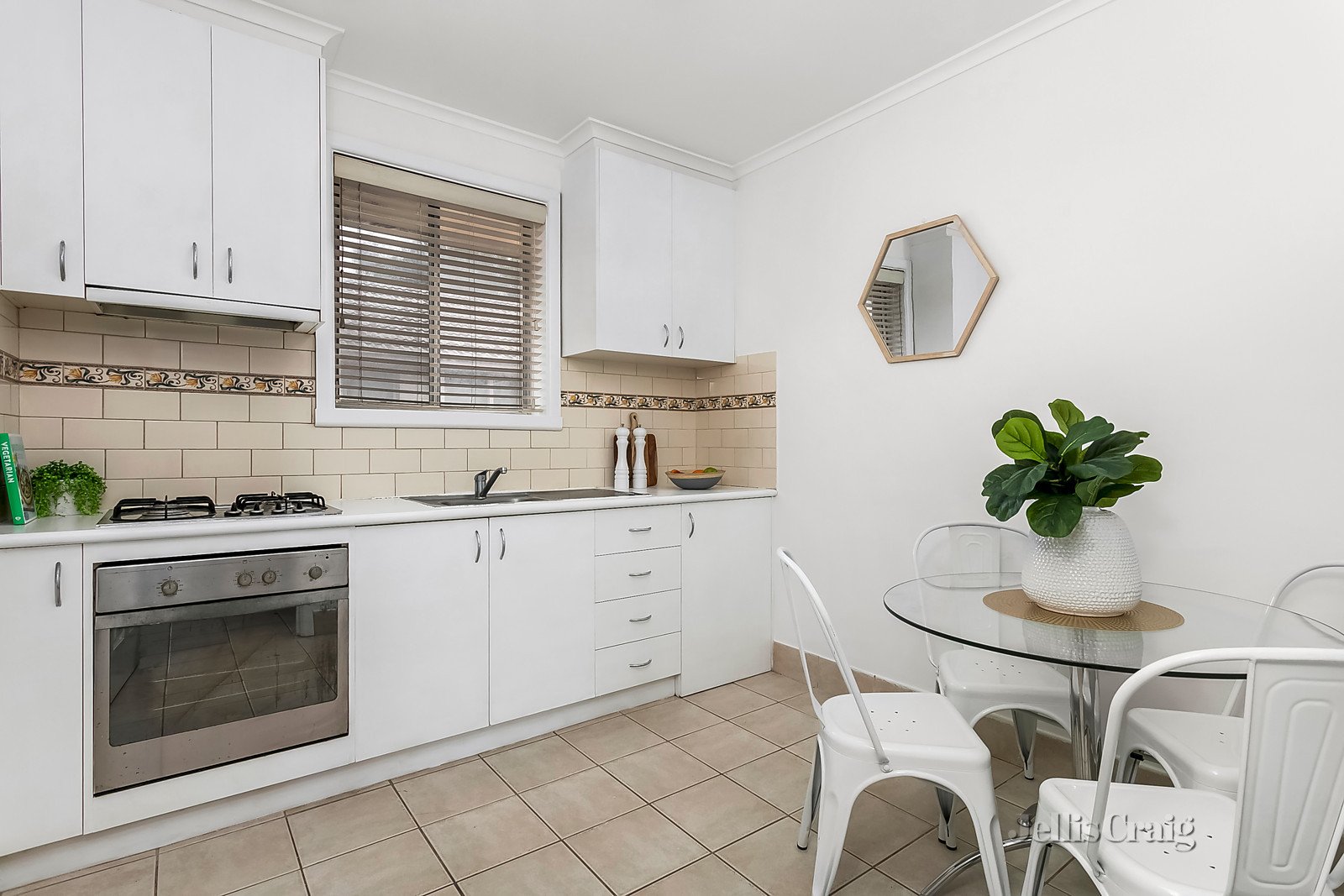 6/202A Pascoe Vale Road, Essendon image 2