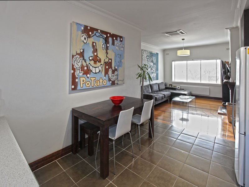 6/203 Brighton Road, Elwood image 2