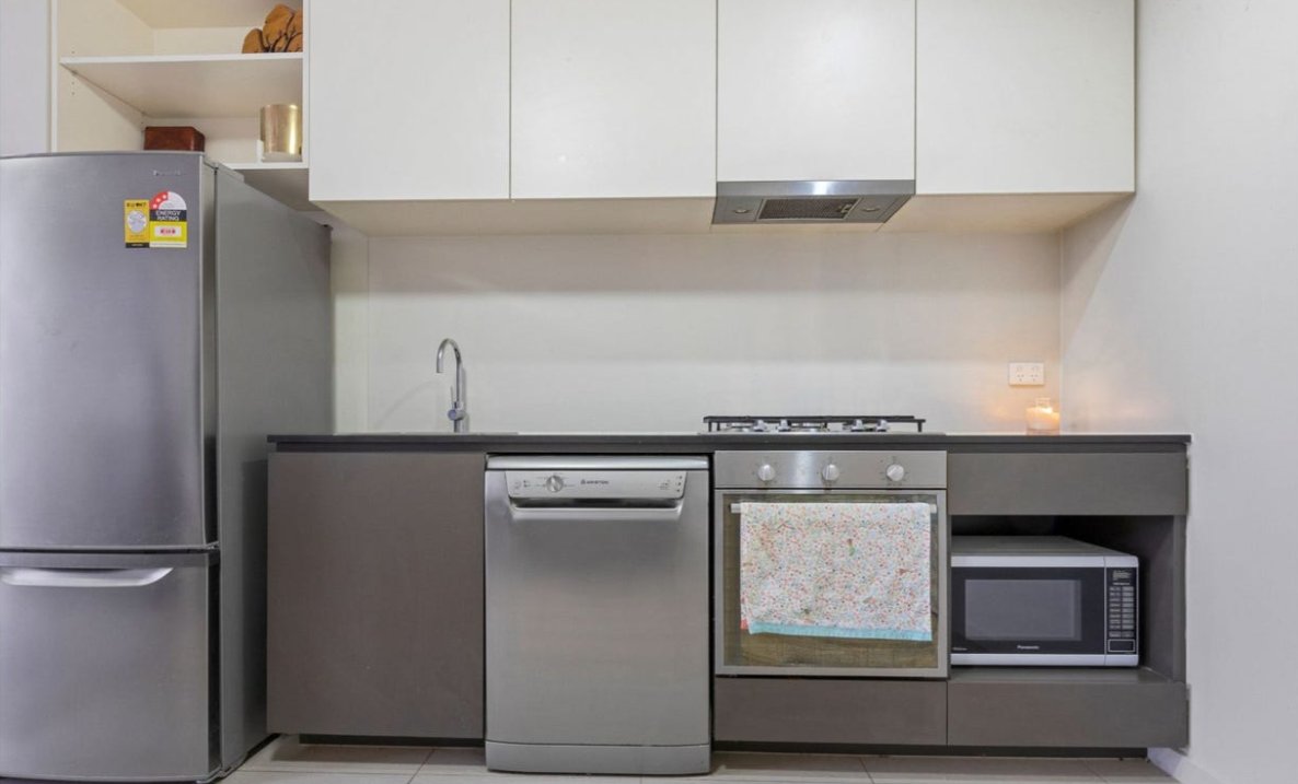 6203/568 Collins Street, Melbourne image 3