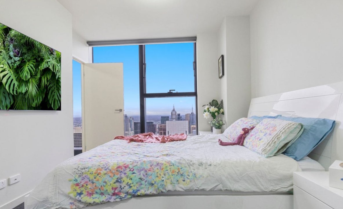 6203/568 Collins Street, Melbourne image 5