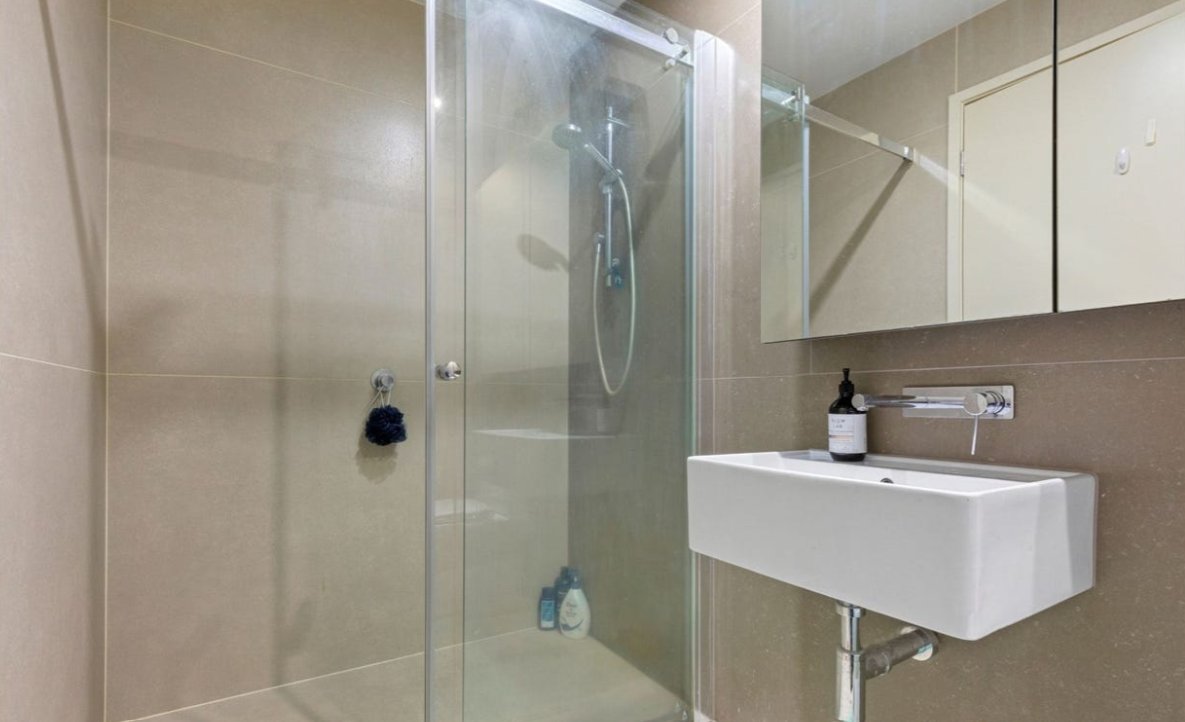 6203/568 Collins Street, Melbourne image 6
