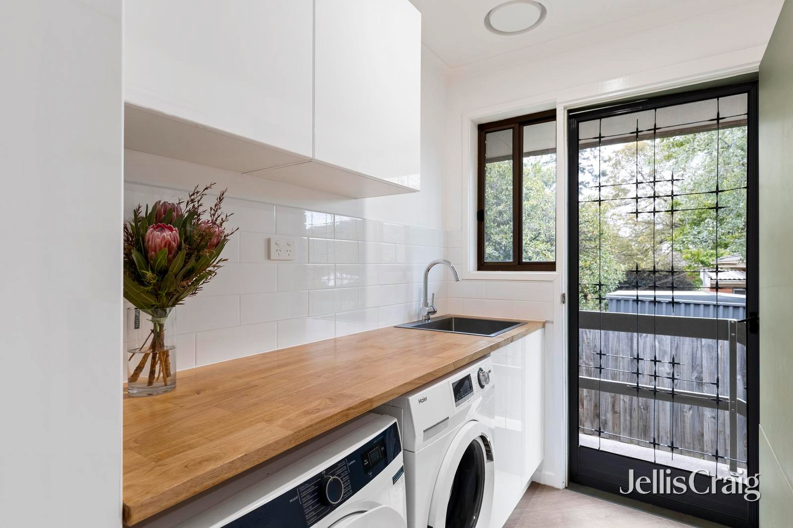 6/208 Hull Road, Mooroolbark image 8