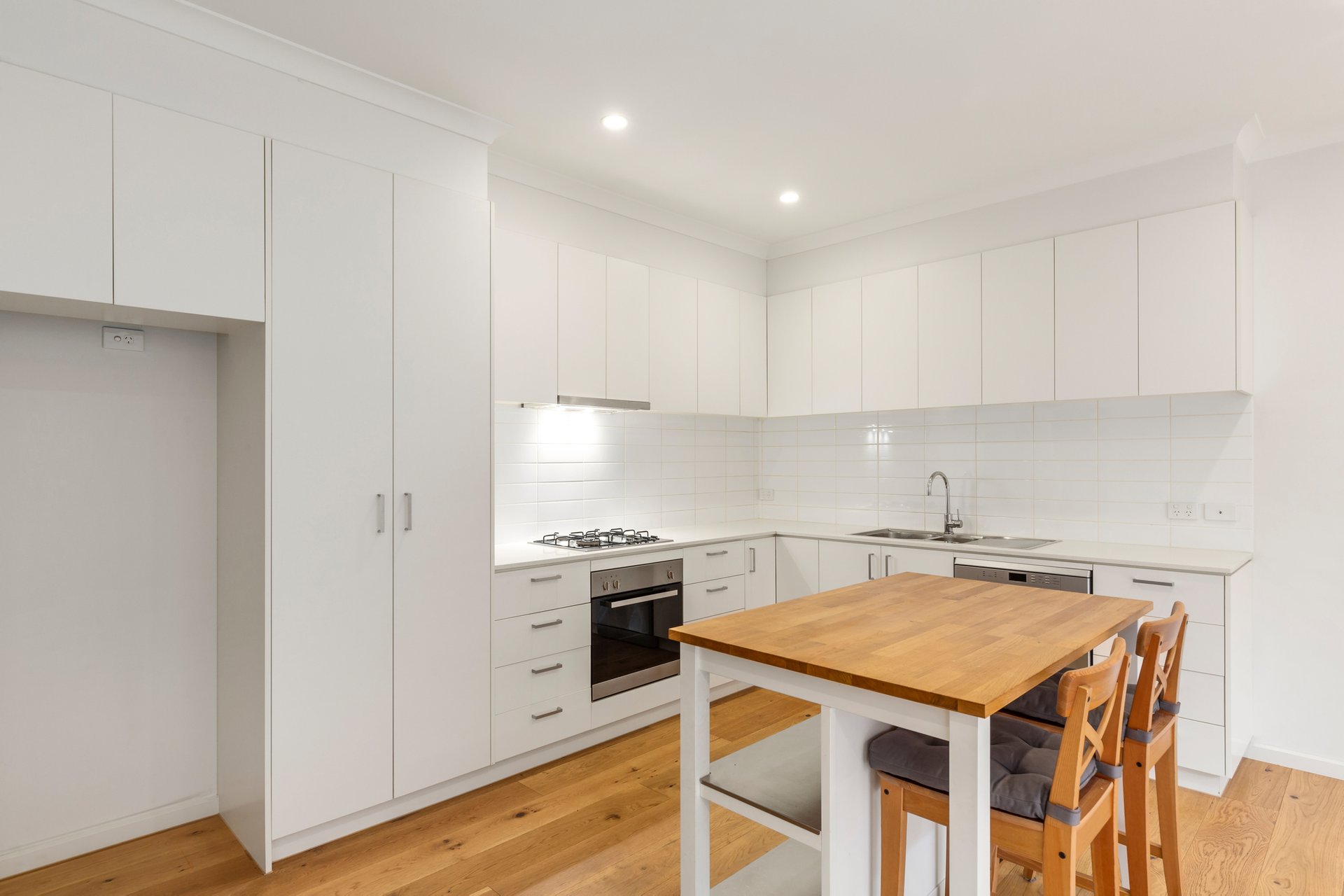 6/21 Barker Street, Cheltenham image 2