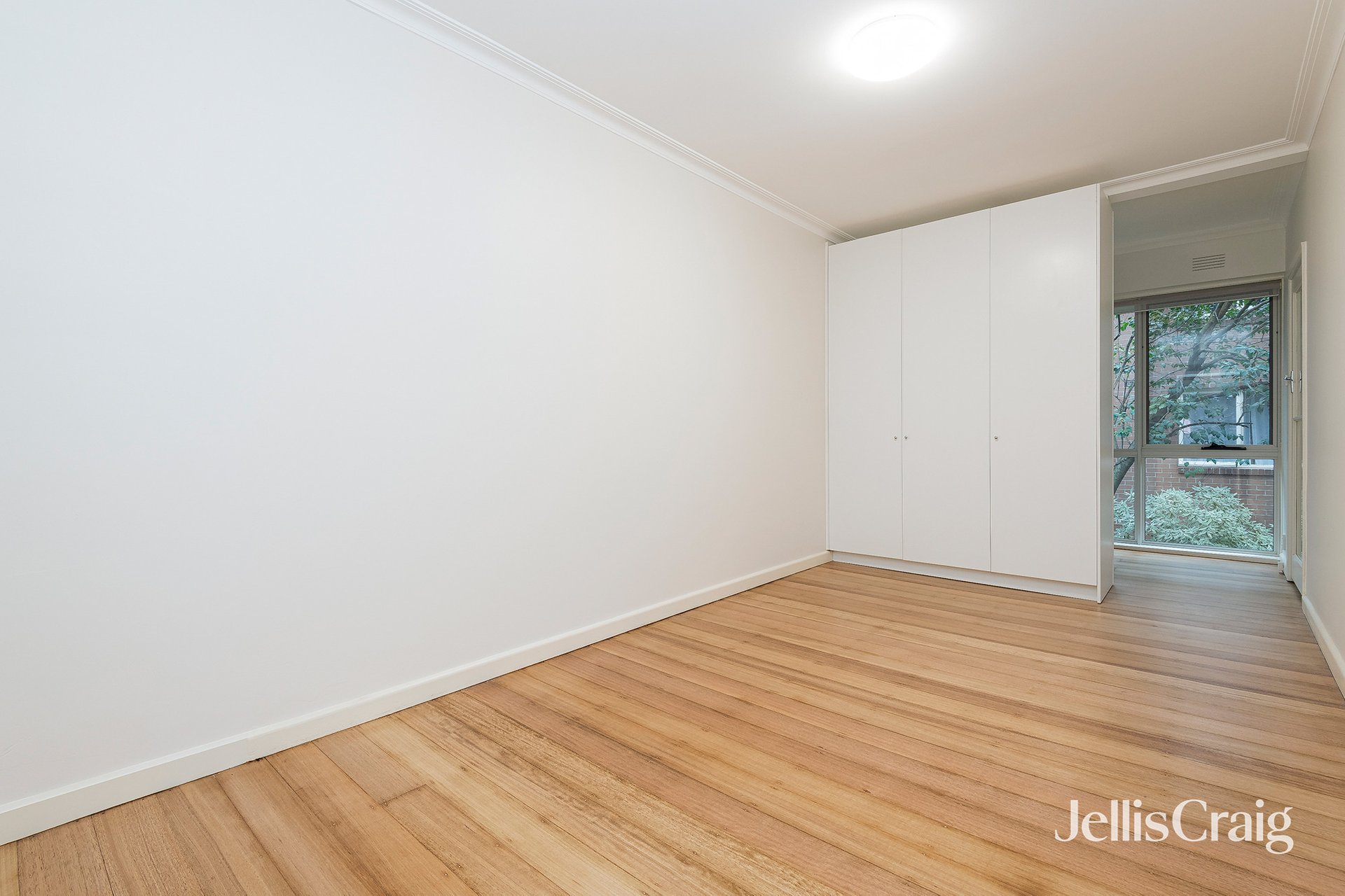 6/21 Park Street, St&nbsp;Kilda&nbsp;West image 3