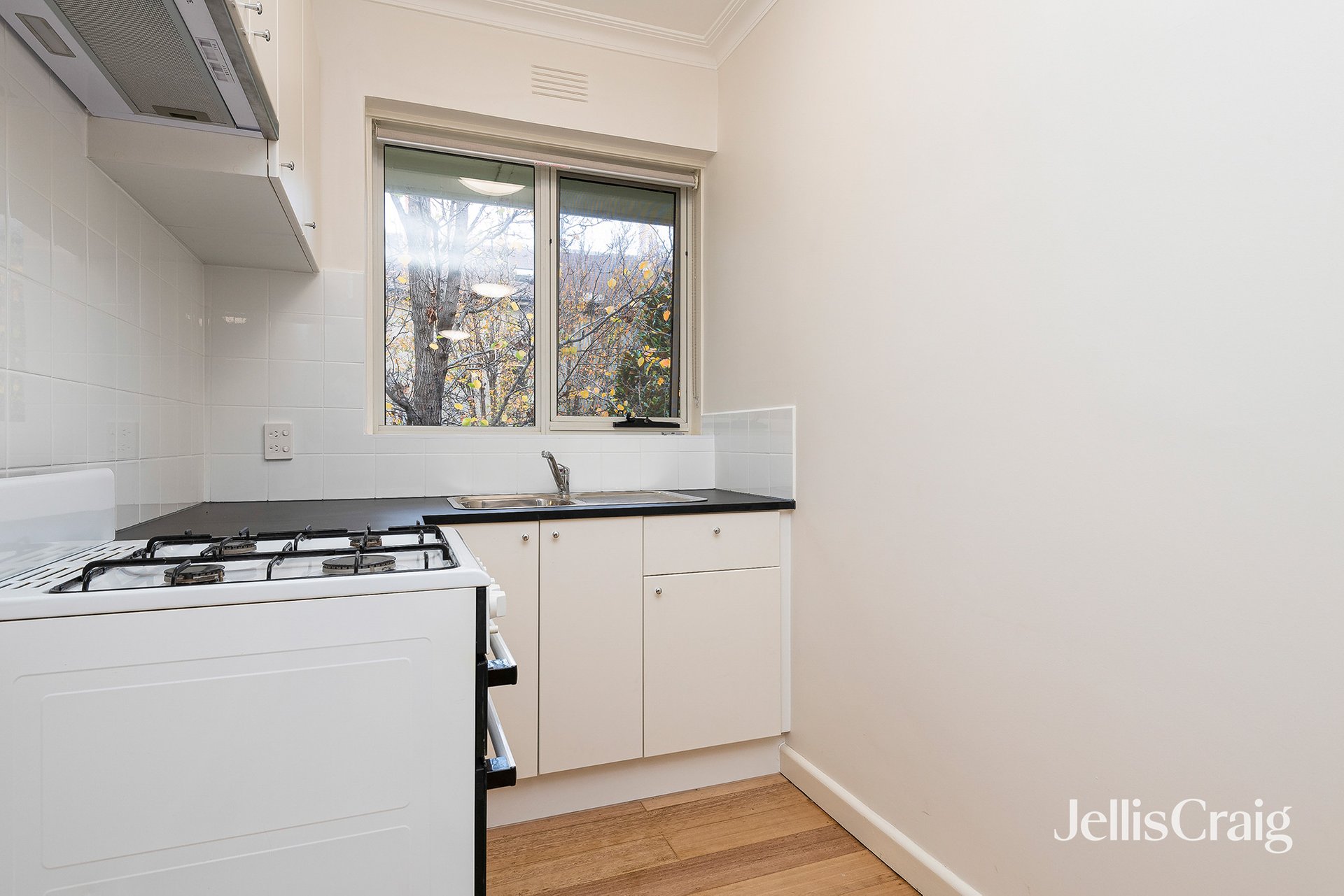 6/21 Park Street, St&nbsp;Kilda&nbsp;West image 4