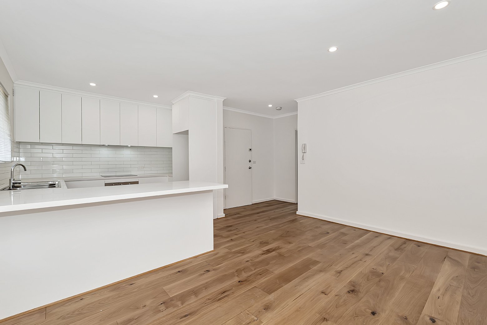 Property Gallery Thumbnail 3