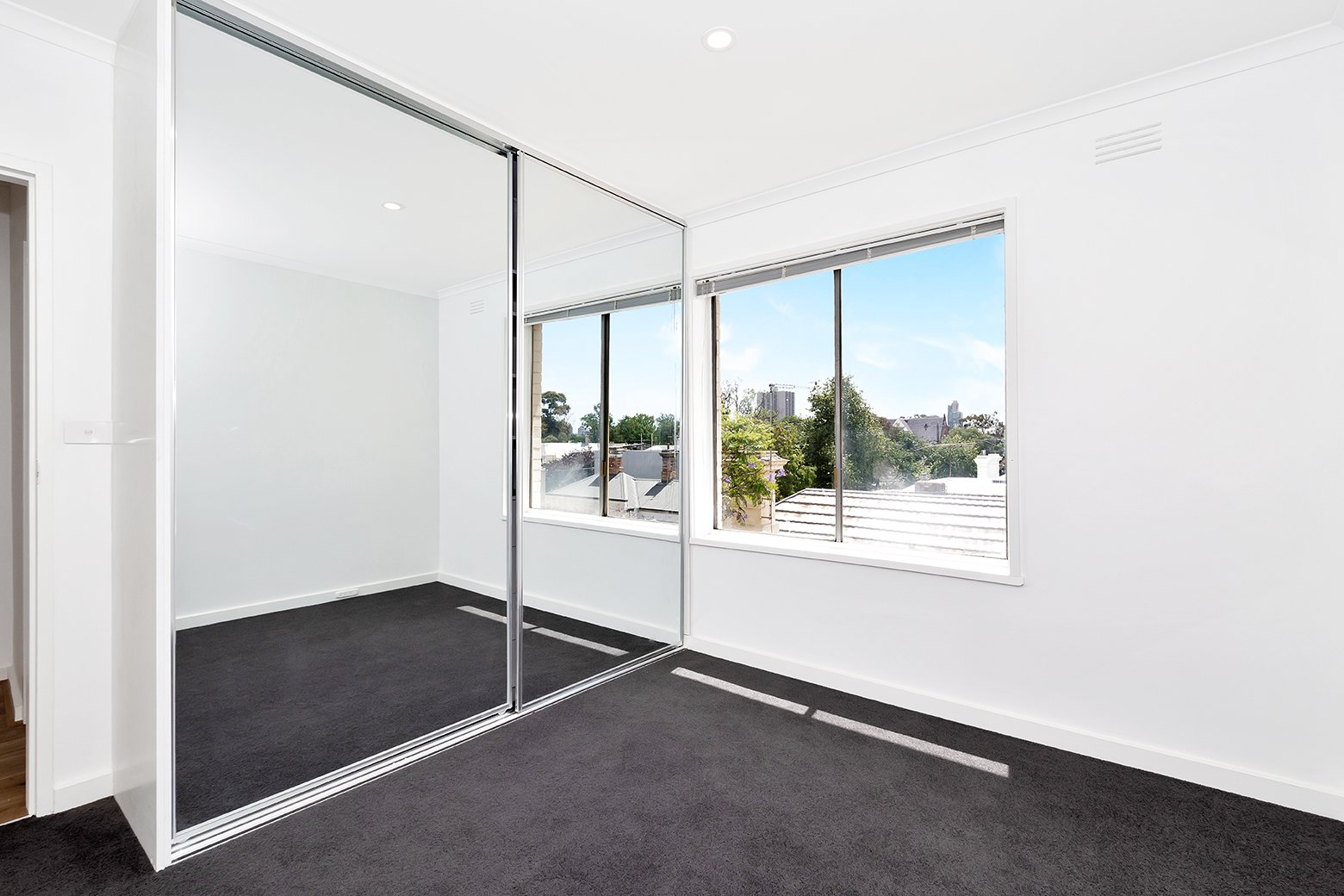 Property Gallery Thumbnail 6