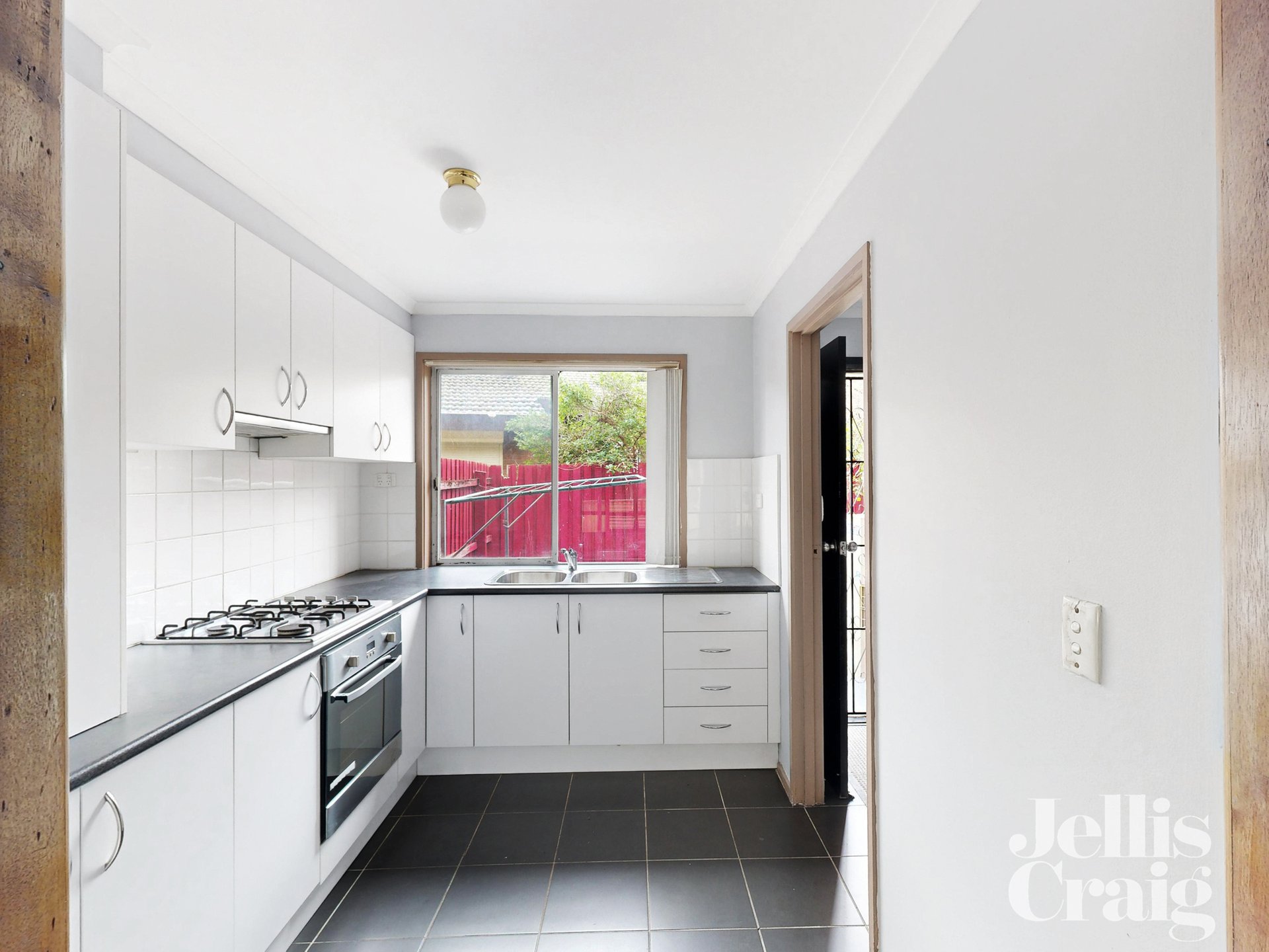 6/22 Forrest Street, Albion image 5