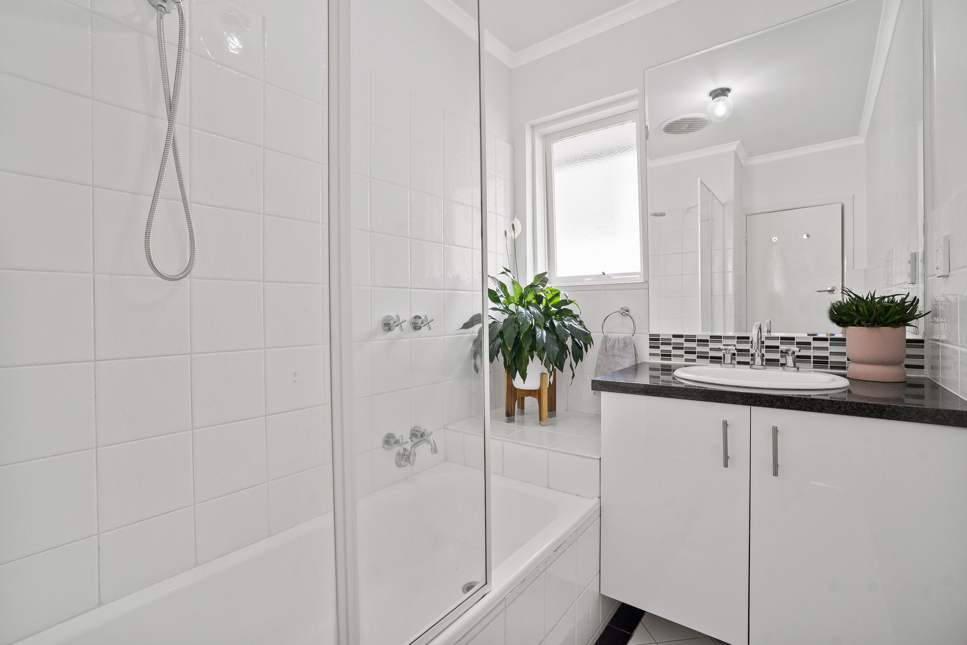 6/22 Weir Street, Balwyn image 8