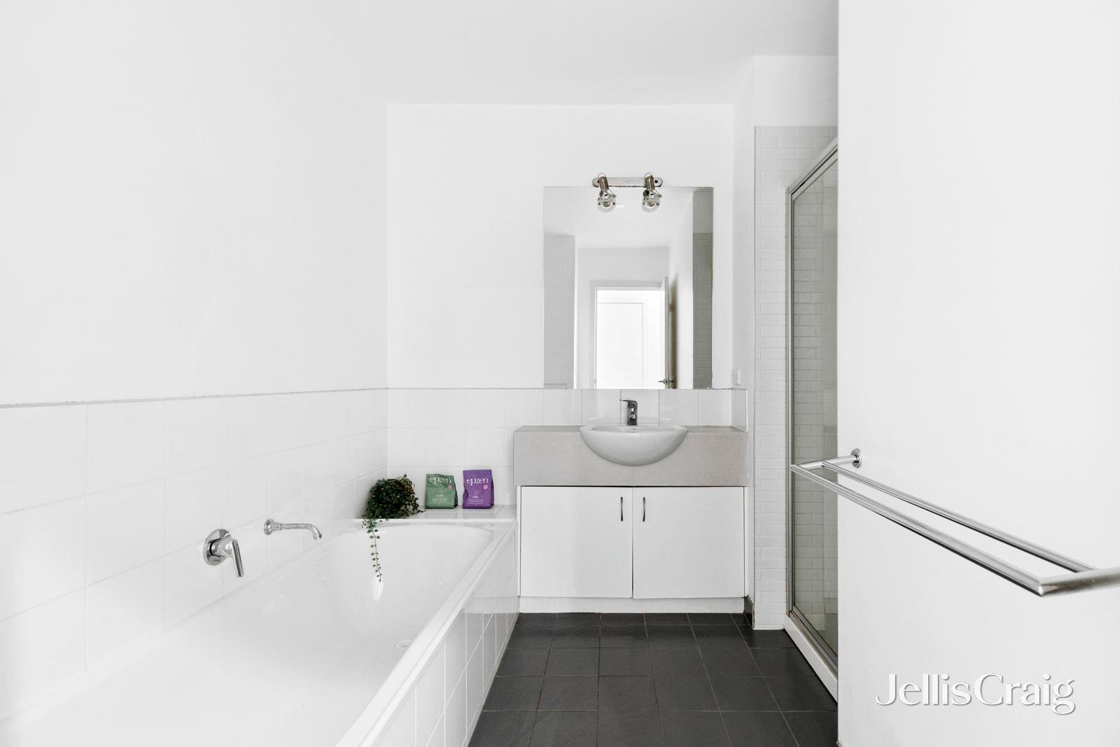 6/221 Roslyn Road, Belmont image 6