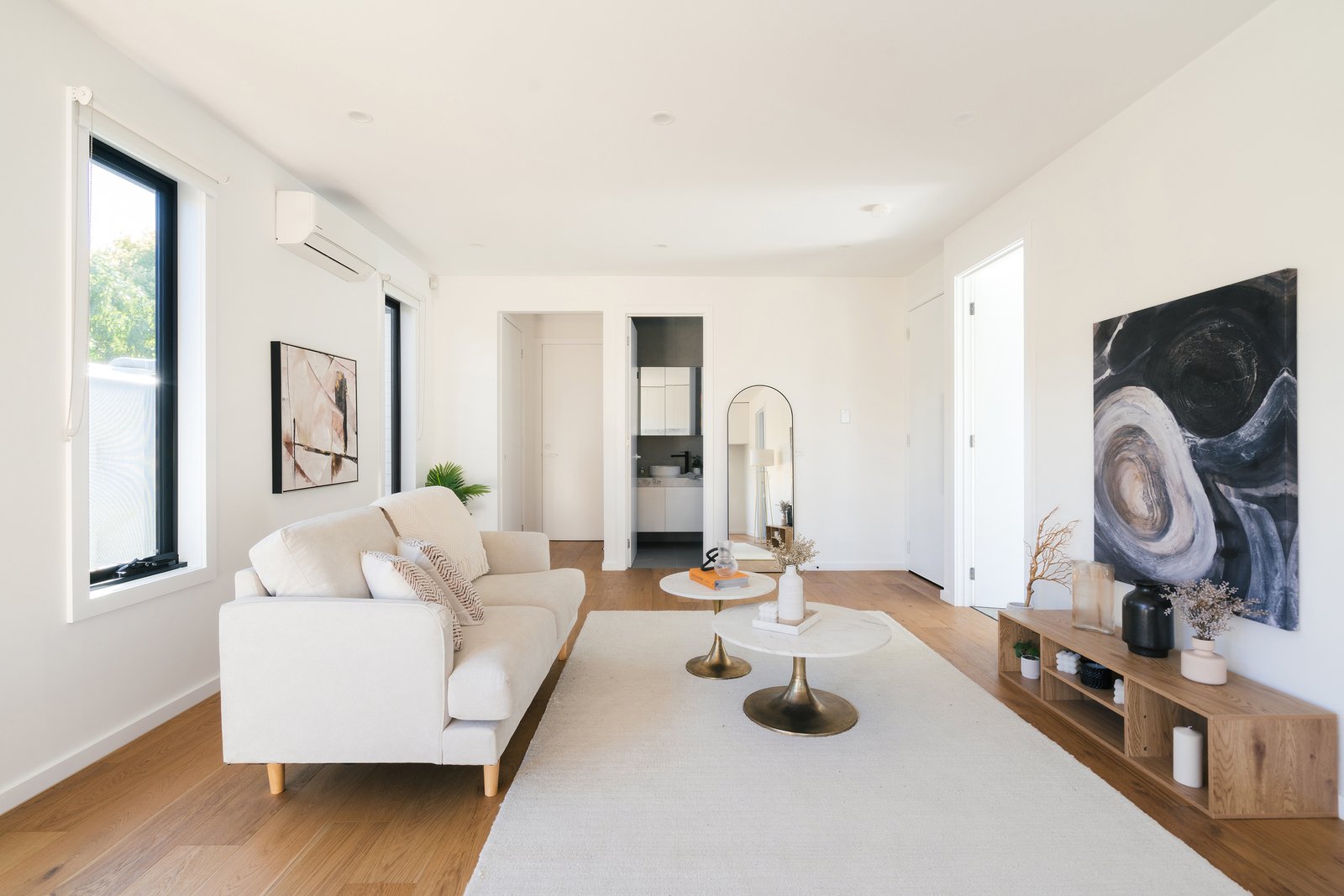 Property Gallery Thumbnail 3