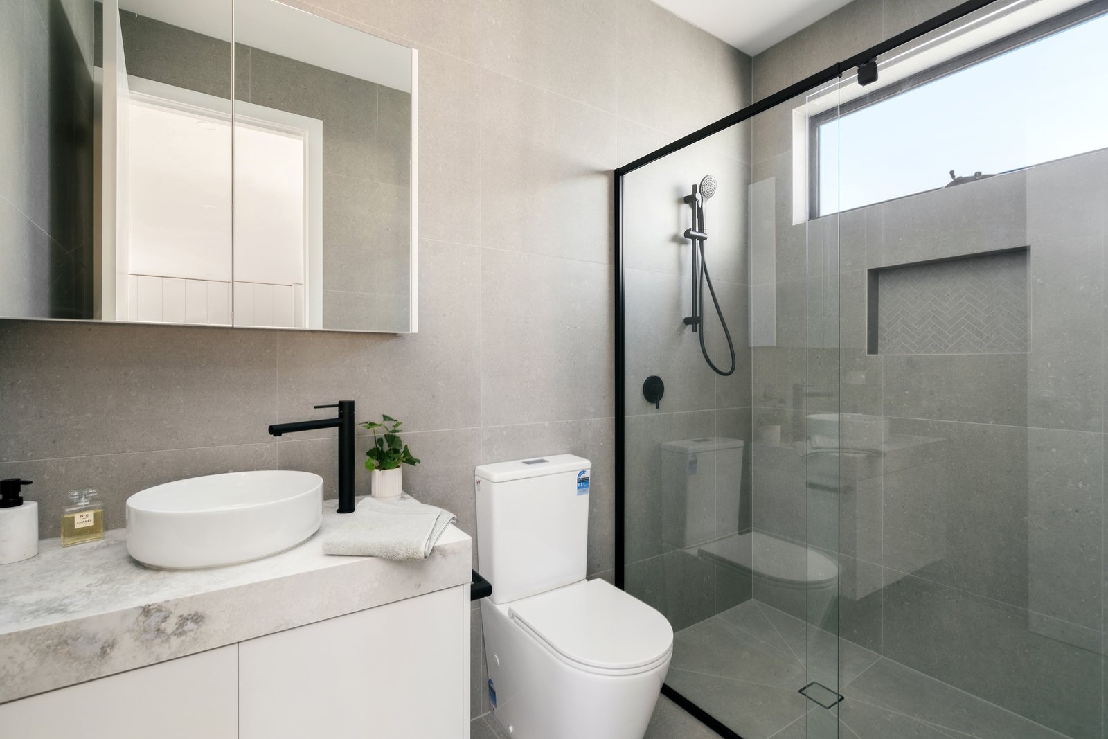 Property Gallery Thumbnail 6