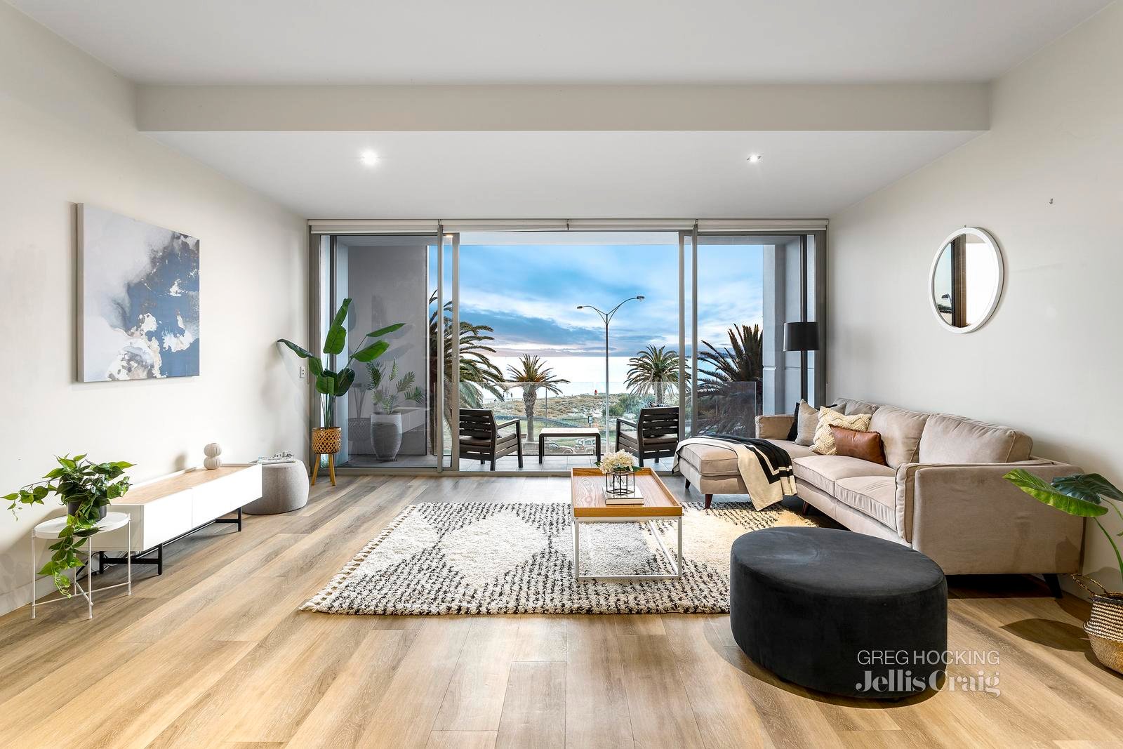 6/23 Beaconsfield Parade, Port Melbourne image 2