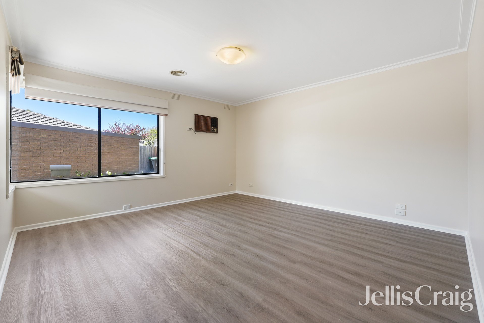 6/24 Bear Street, Mordialloc image 2