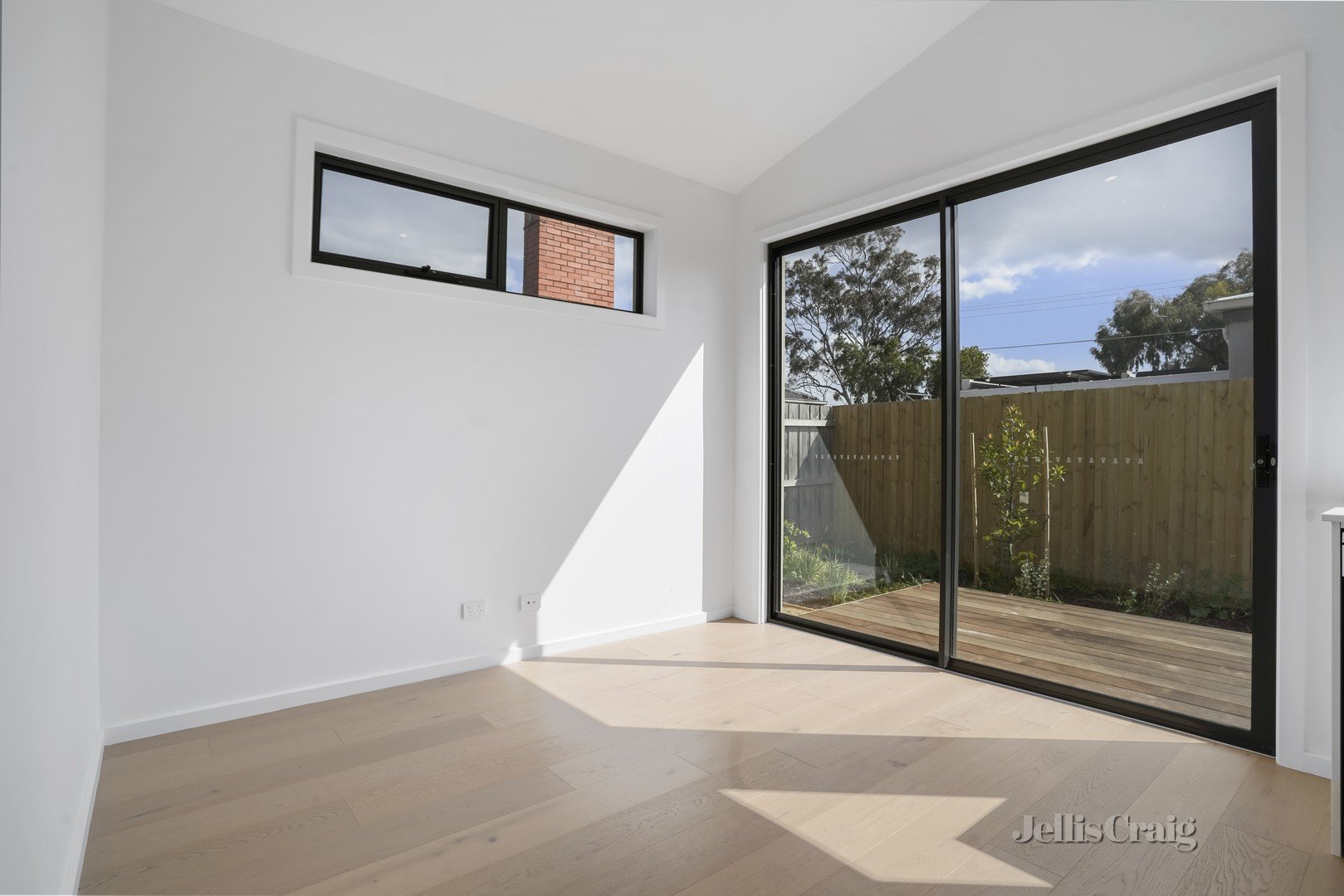 6/24 Centenary Street, Seaford image 2