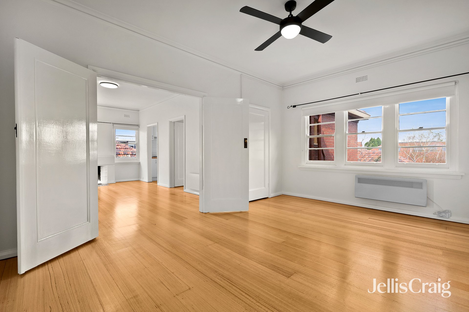 6/25 Dickens Street, Elwood image 3