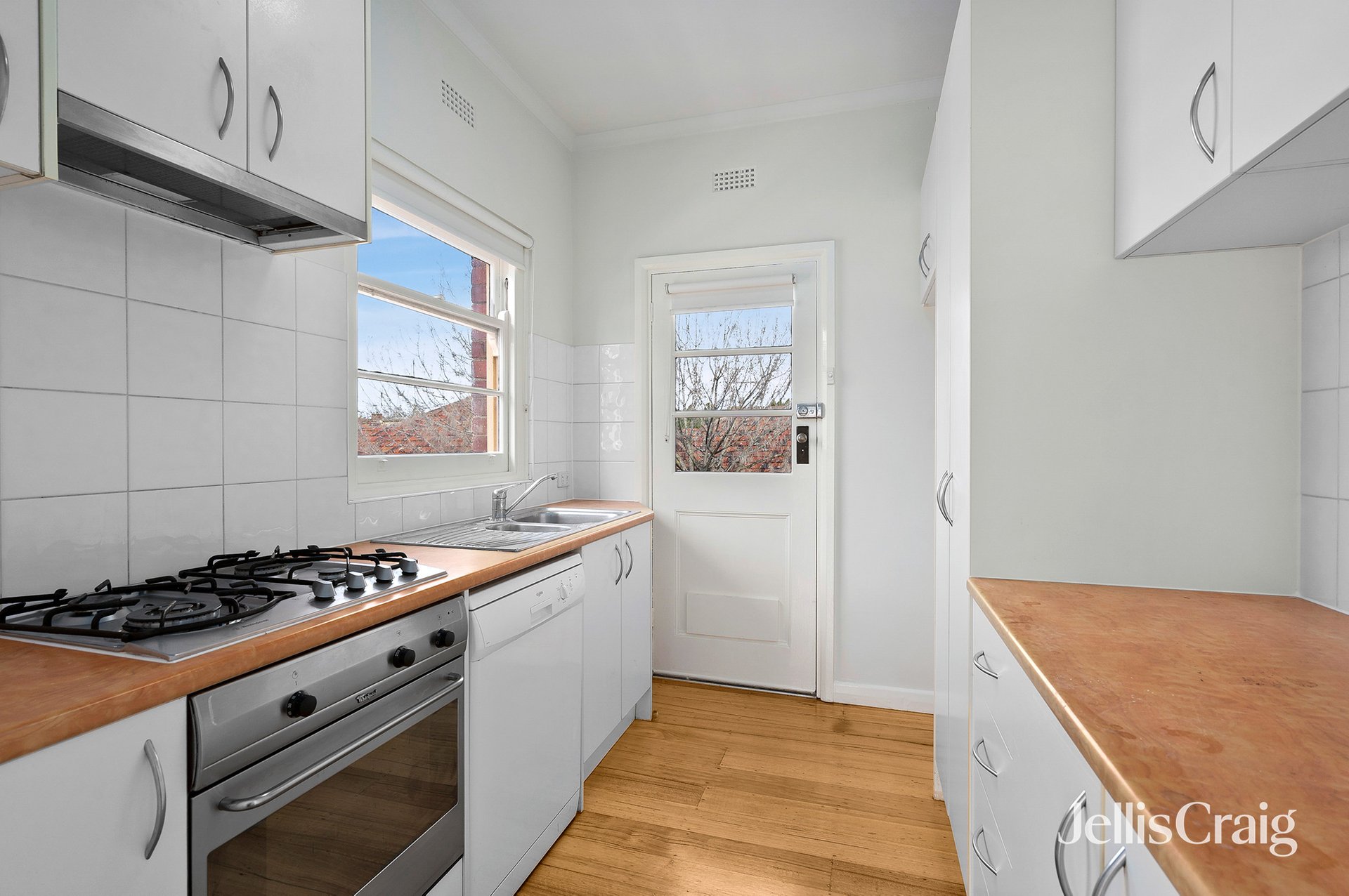6/25 Dickens Street, Elwood image 6