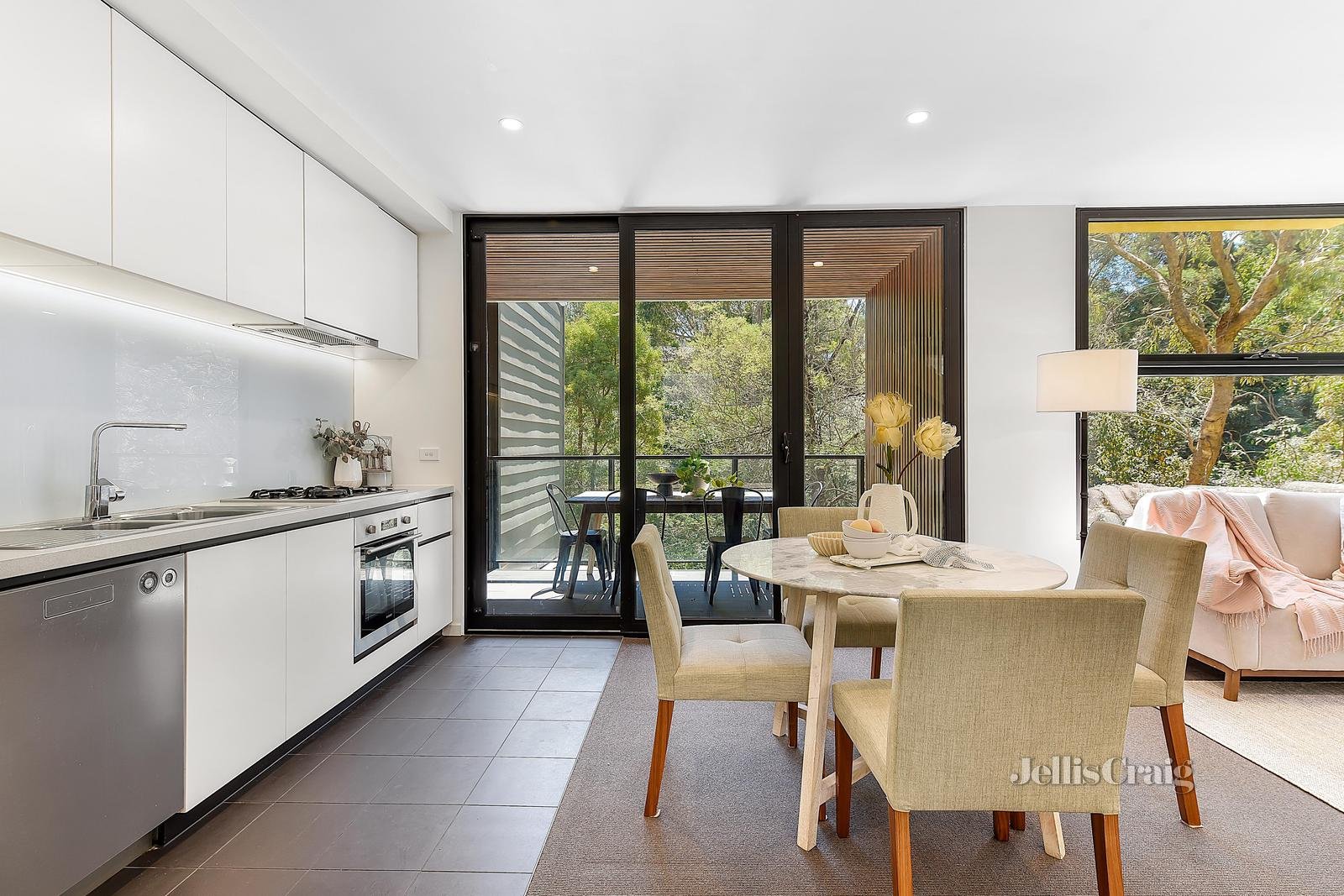 6/257 Canterbury Road, Forest Hill image 8