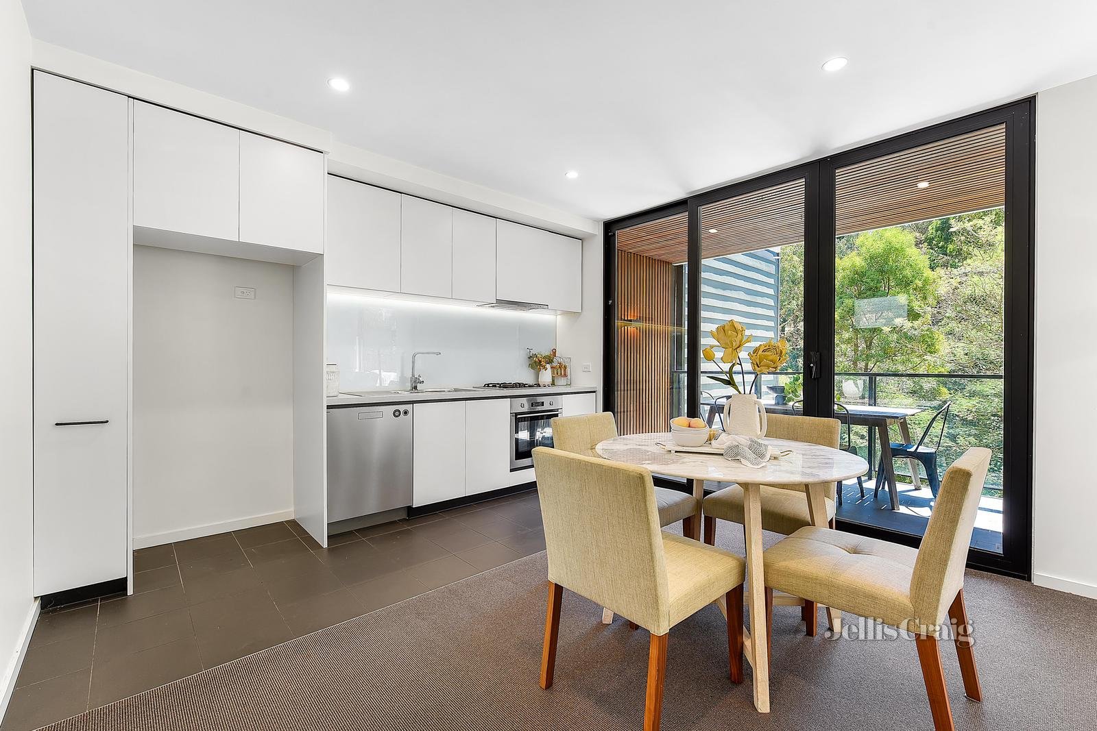 6/257 Canterbury Road, Forest Hill image 9