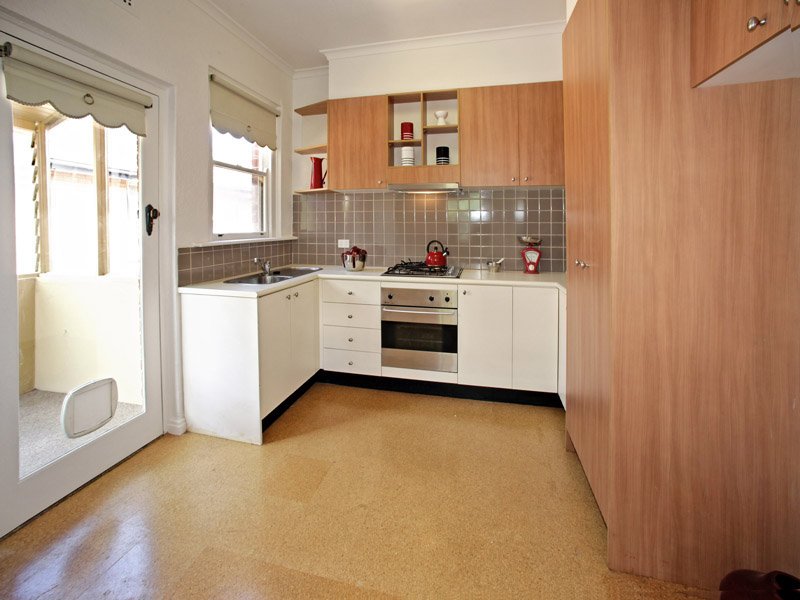 6/25A Foam Street, Elwood image 3