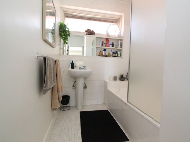 Property Gallery Thumbnail 8
